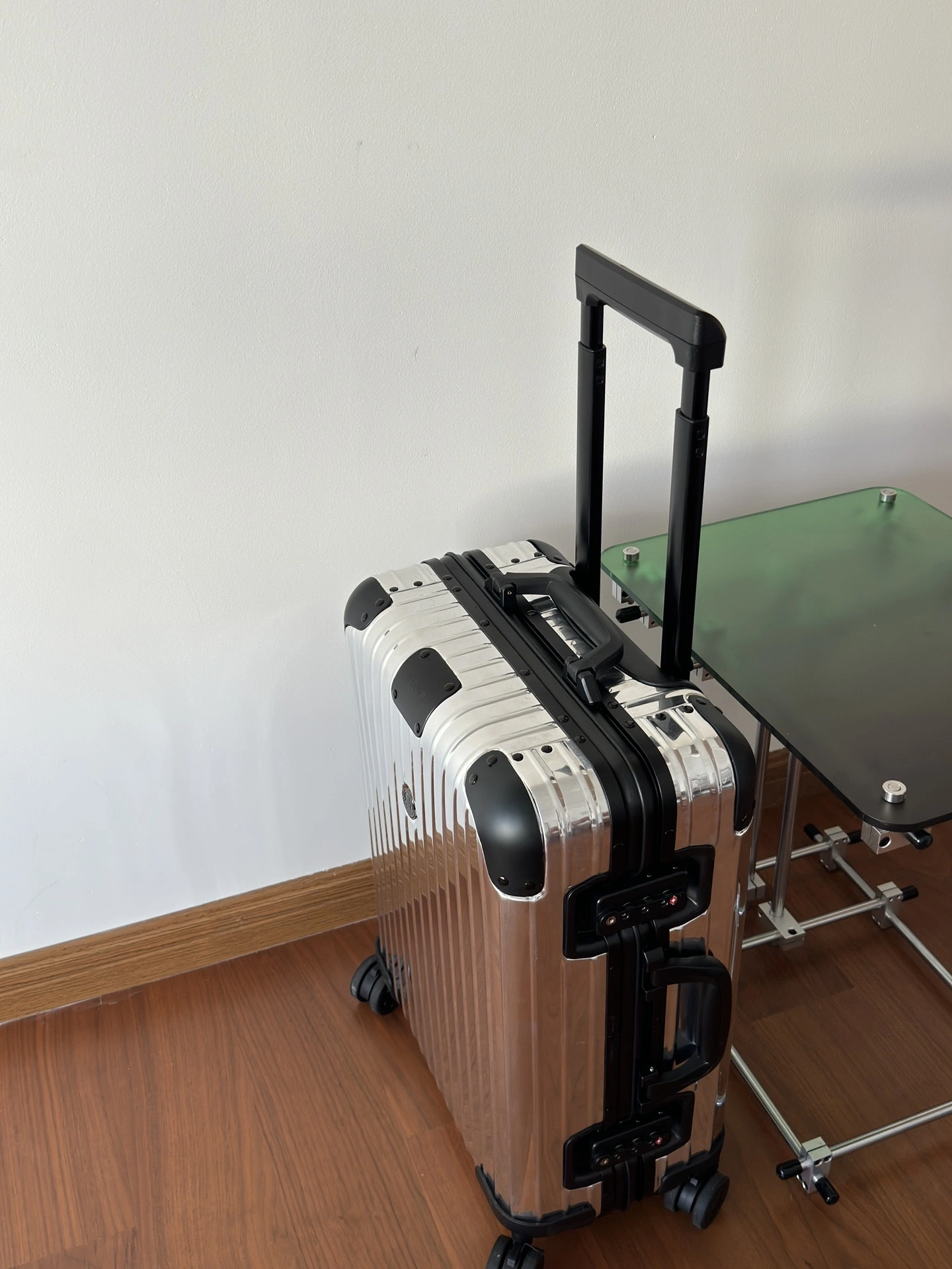 MOMO-- Ri7ow1 92590053 high quality version Moncler x Rimowa Reflection item:E-B000J2315H