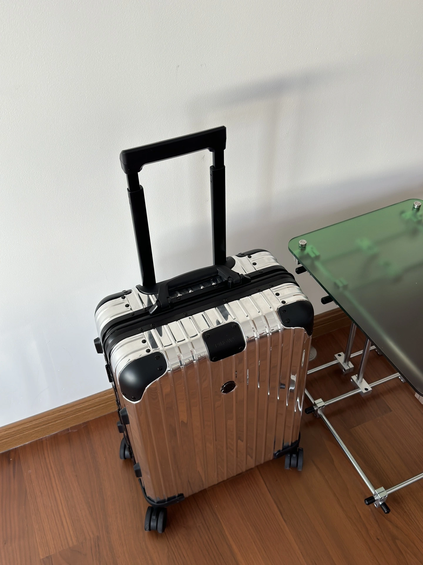 MOMO-- Ri7ow1 92590053 high quality version Moncler x Rimowa Reflection item:E-B000J2315H