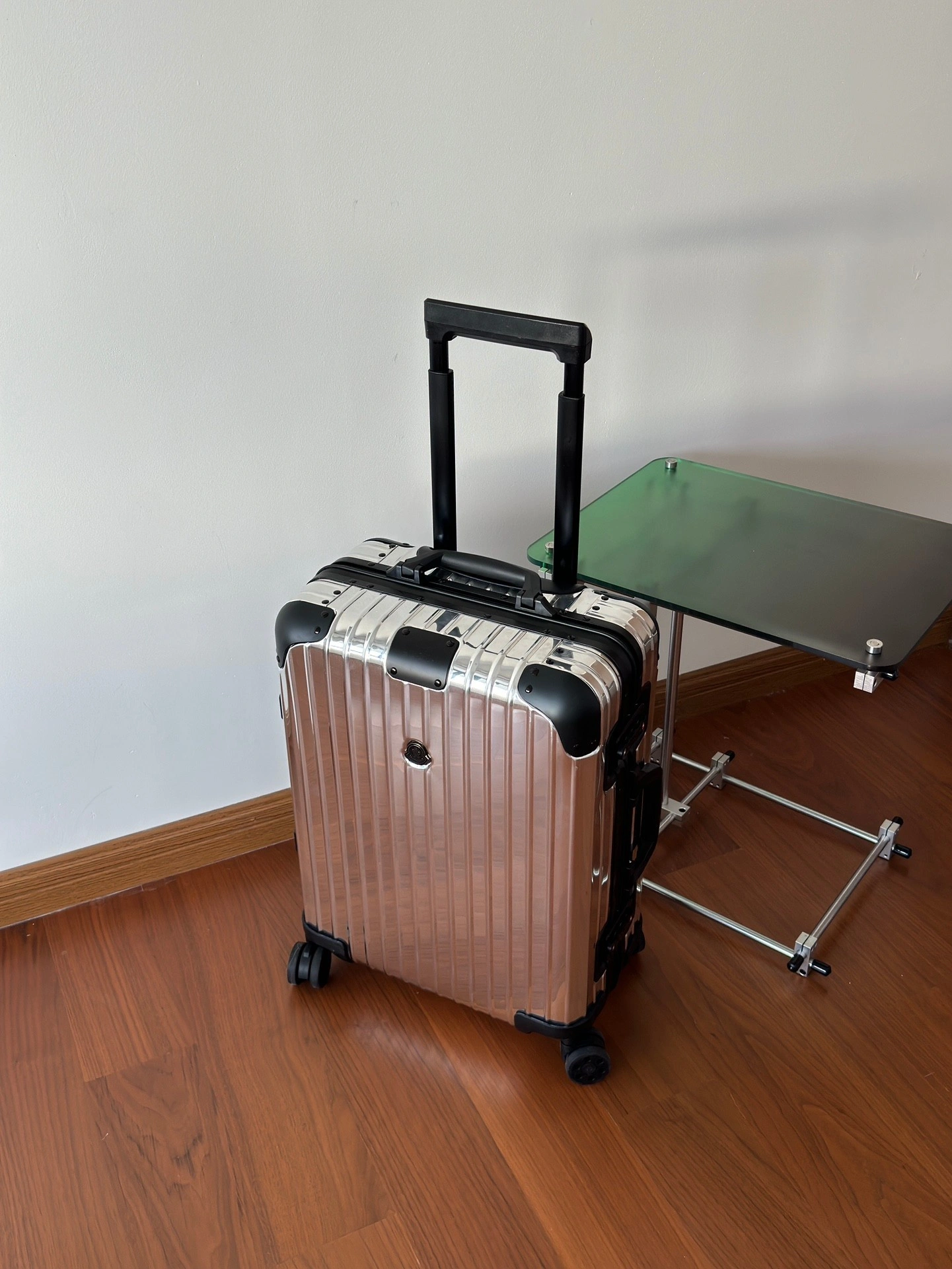 MOMO-- Ri7ow1 92590053 high quality version Moncler x Rimowa Reflection item:E-B000J2315H