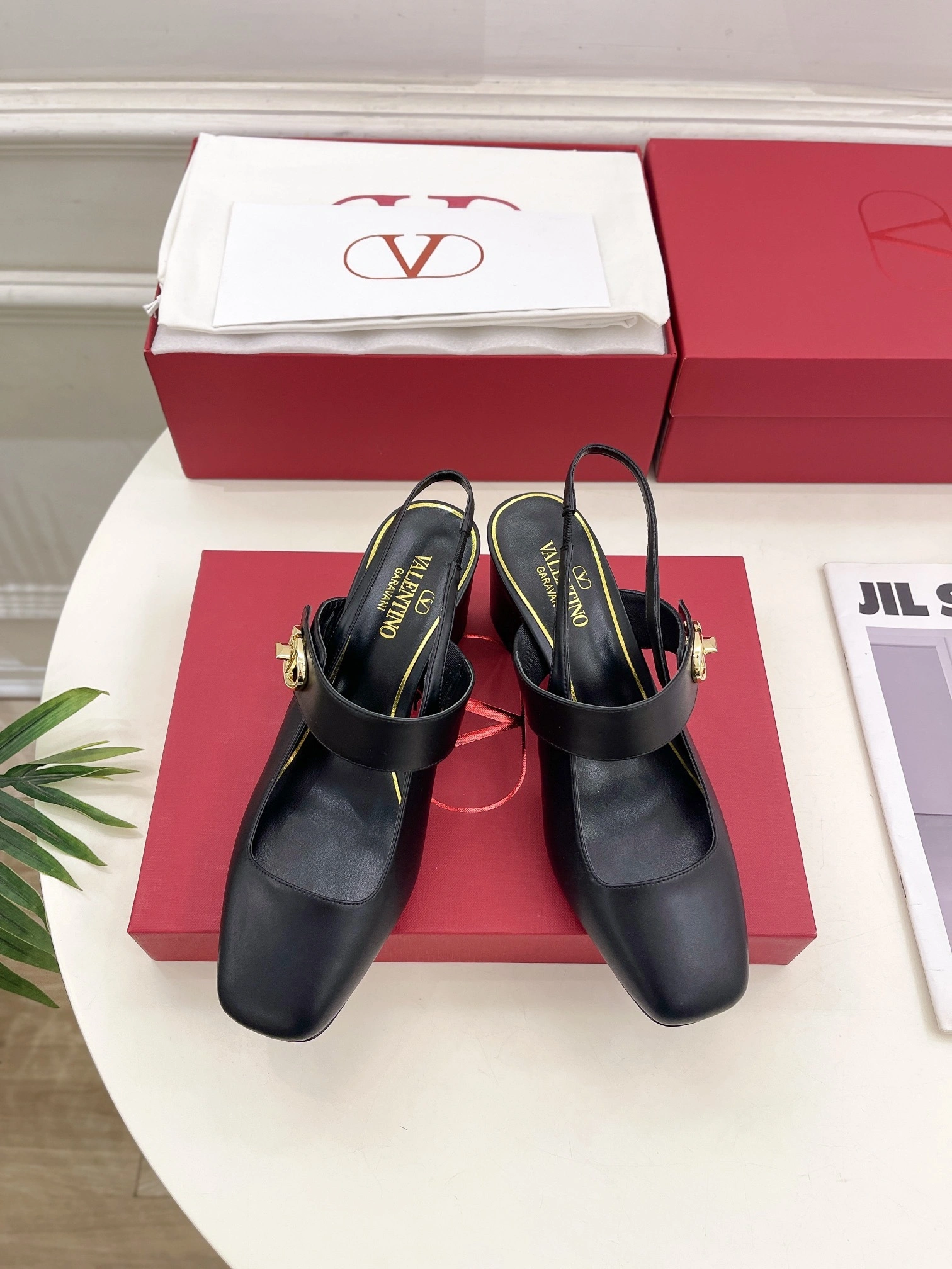 COCO-- V1859ti9o 5W2S0J-Y1EEY_0NO Roman Stud Calfskin goatskin Heel height：6CM item:D-X150L2565