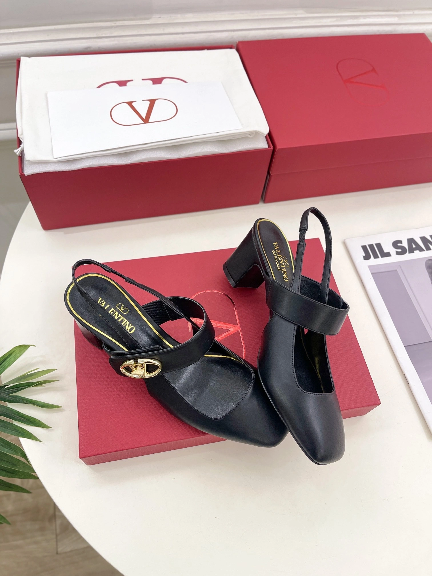 COCO-- V1859ti9o 5W2S0J-Y1EEY_0NO Roman Stud Calfskin goatskin Heel height：6CM item:D-X150L2565