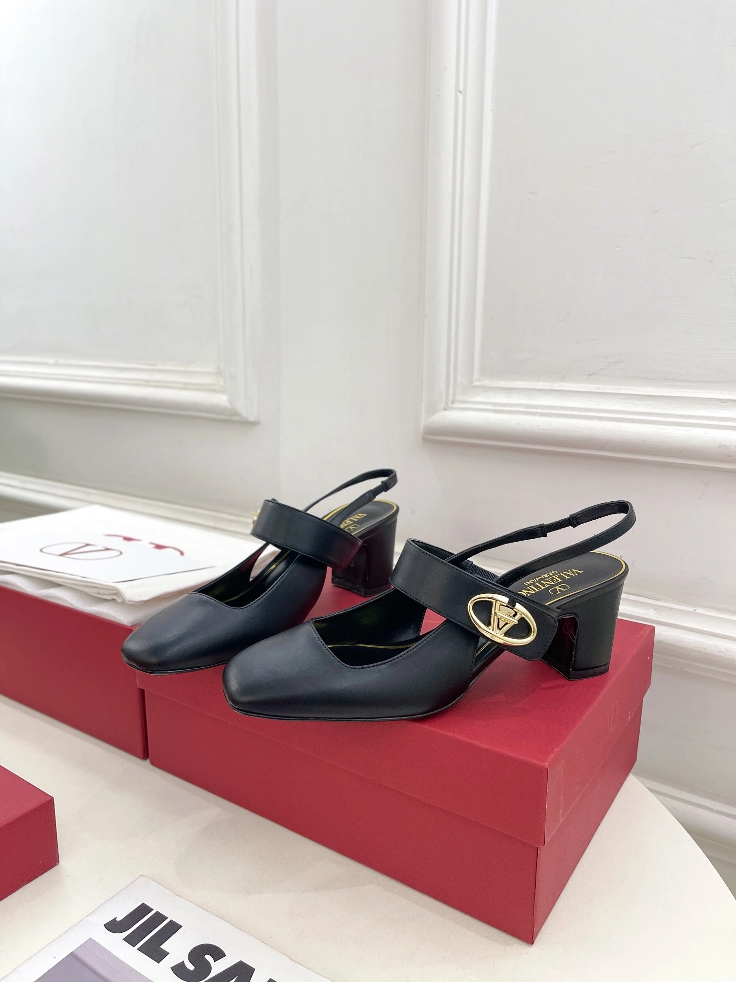 COCO-- V1859ti9o 5W2S0J-Y1EEY_0NO Roman Stud Calfskin goatskin Heel height：6CM item:D-X150L2565