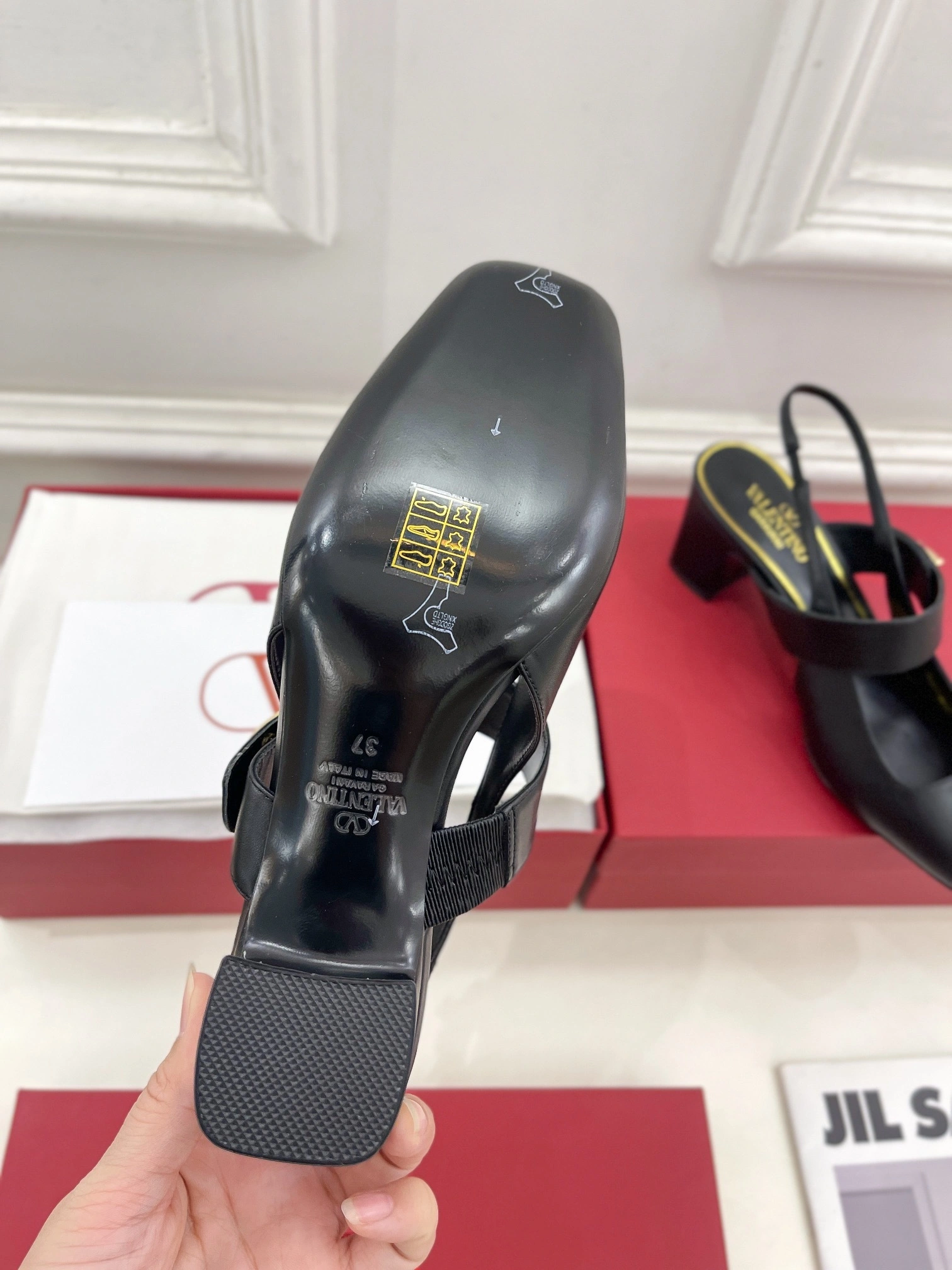 COCO-- V1859ti9o 5W2S0J-Y1EEY_0NO Roman Stud Calfskin goatskin Heel height：6CM item:D-X150L2565