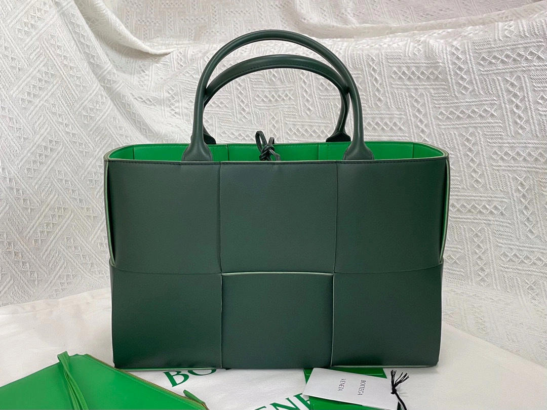 MOMO- high quality version 609175VMAY33038 609175-VMAY3-3038 Arco tote item：B-B063I0708C