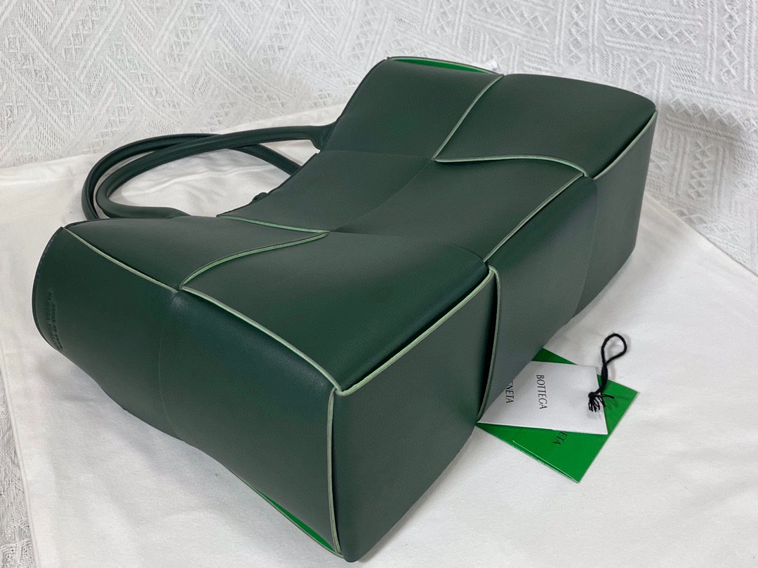 MOMO- high quality version 609175VMAY33038 609175-VMAY3-3038 Arco tote item：B-B063I0708C