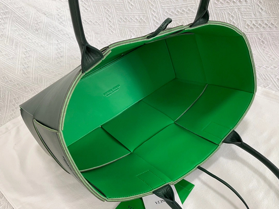 MOMO- high quality version 609175VMAY33038 609175-VMAY3-3038 Arco tote item：B-B063I0708C