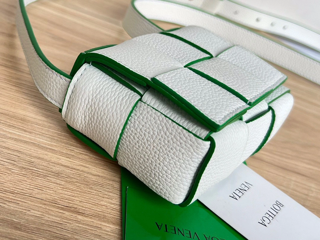 MOMO- high quality version 666688V1Q719045 sheephide Mini cassette Bag item：B-B598J1609C