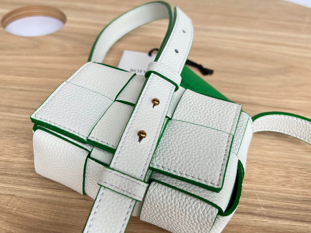 MOMO- high quality version 666688V1Q719045 sheephide Mini cassette Bag item：B-B598J1609C