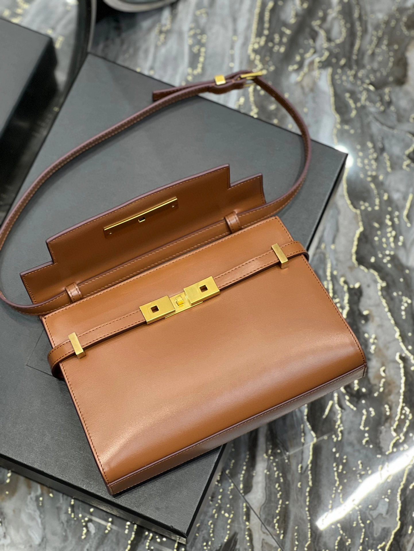 MOMO- high quality version 675626-0SXPW-6362 6756260SXPW6362 Manhattan item：B-B000I0411C