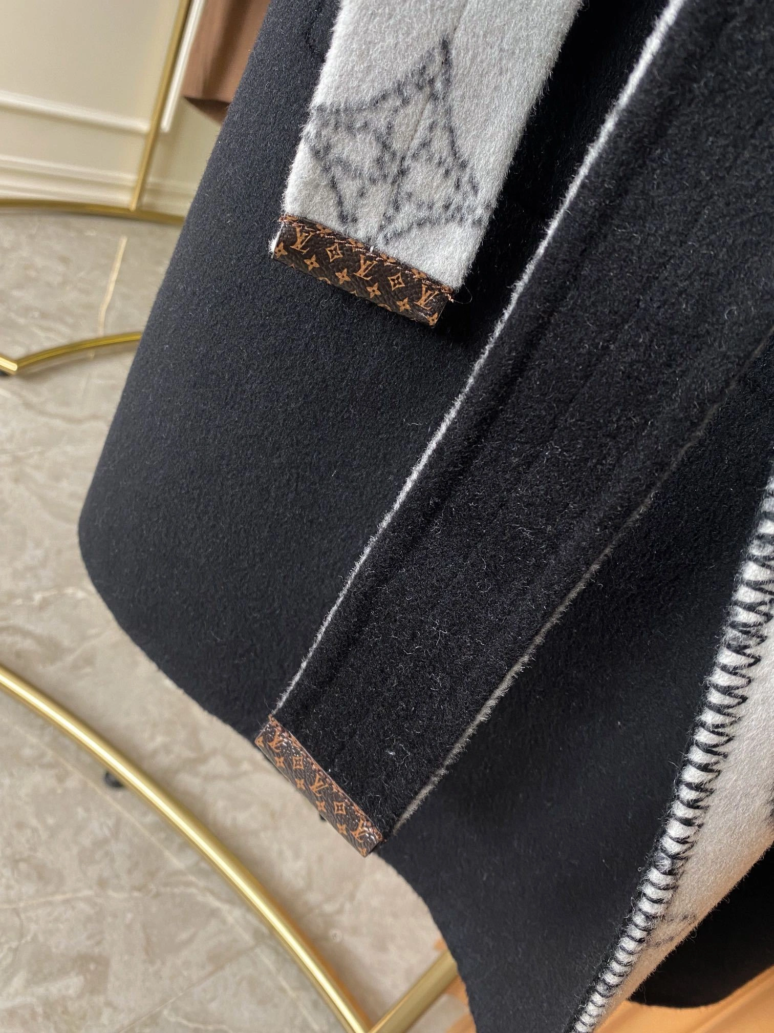 Bald Eagle-- 8V high quality version reversible cashmere Wool reversible lambskin item:D-F020K0124