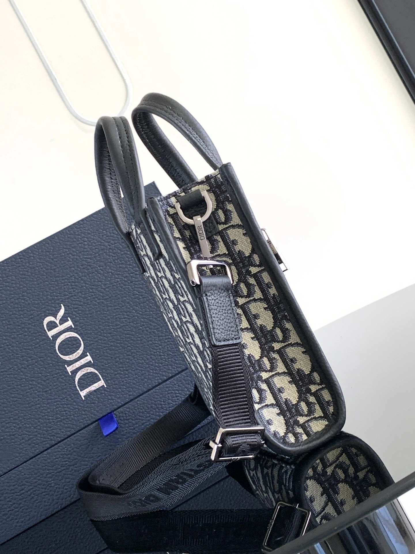 MOMO-- 4ior 2ESWS017YKY-H27E 2ESWS017YKY_H27E Safari North-South cowhide item:D-B109F2017