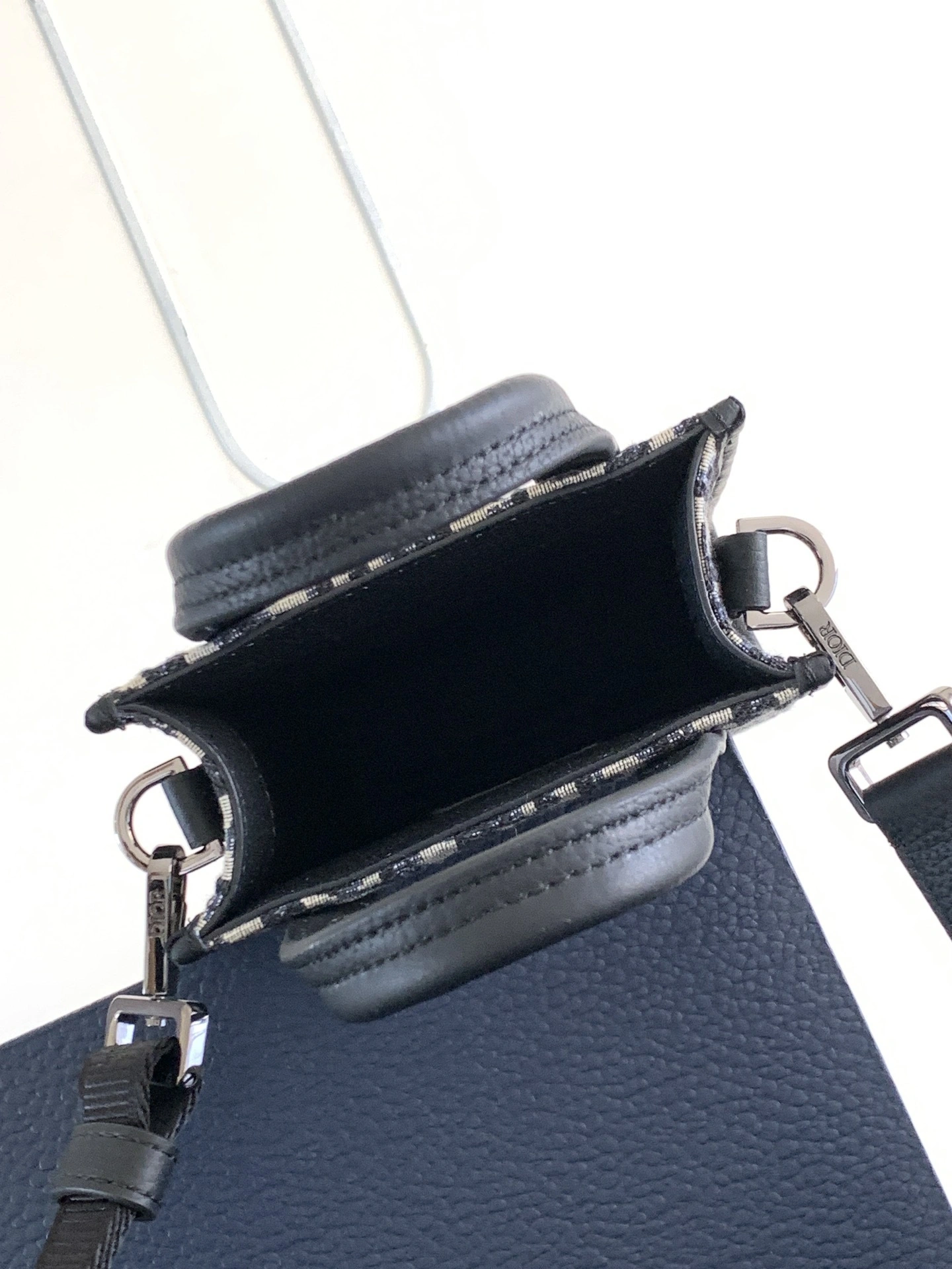 MOMO-- 4ior 2ESWS017YKY-H27E 2ESWS017YKY_H27E Safari North-South cowhide item:D-B109F2017