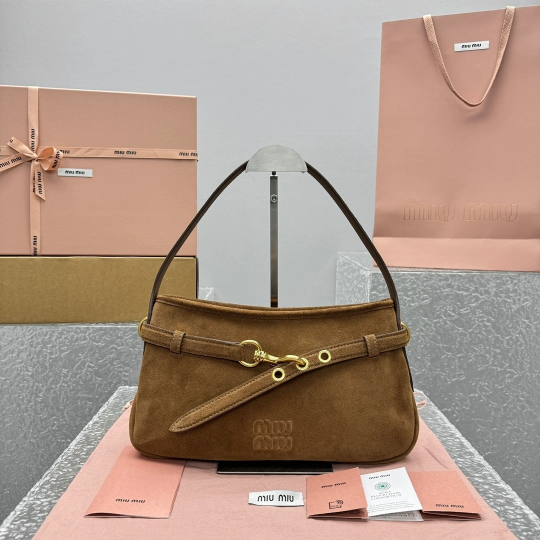 MOMO- 7iu7iu 5BC182_2CSS_F0316_V_OOO high quality version Aventure 25ss item:E-B664G2019