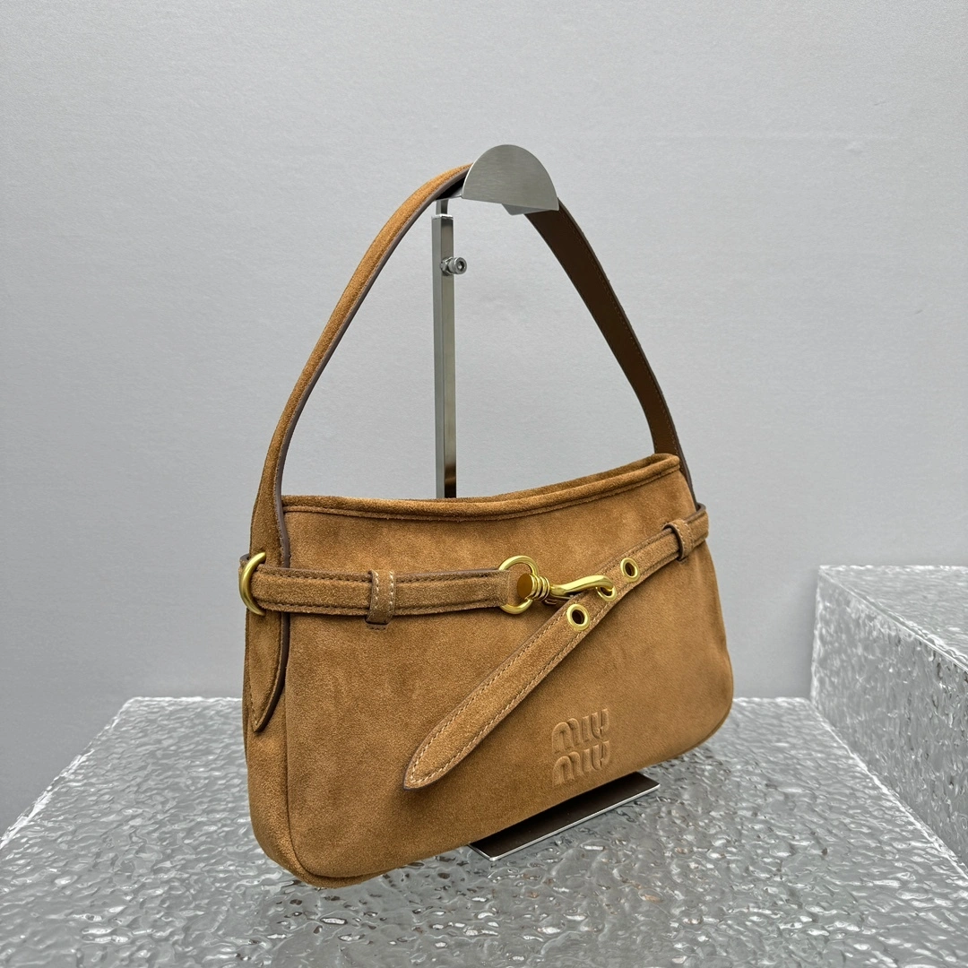 MOMO- 7iu7iu 5BC182_2CSS_F0316_V_OOO high quality version Aventure 25ss item:E-B664G2019