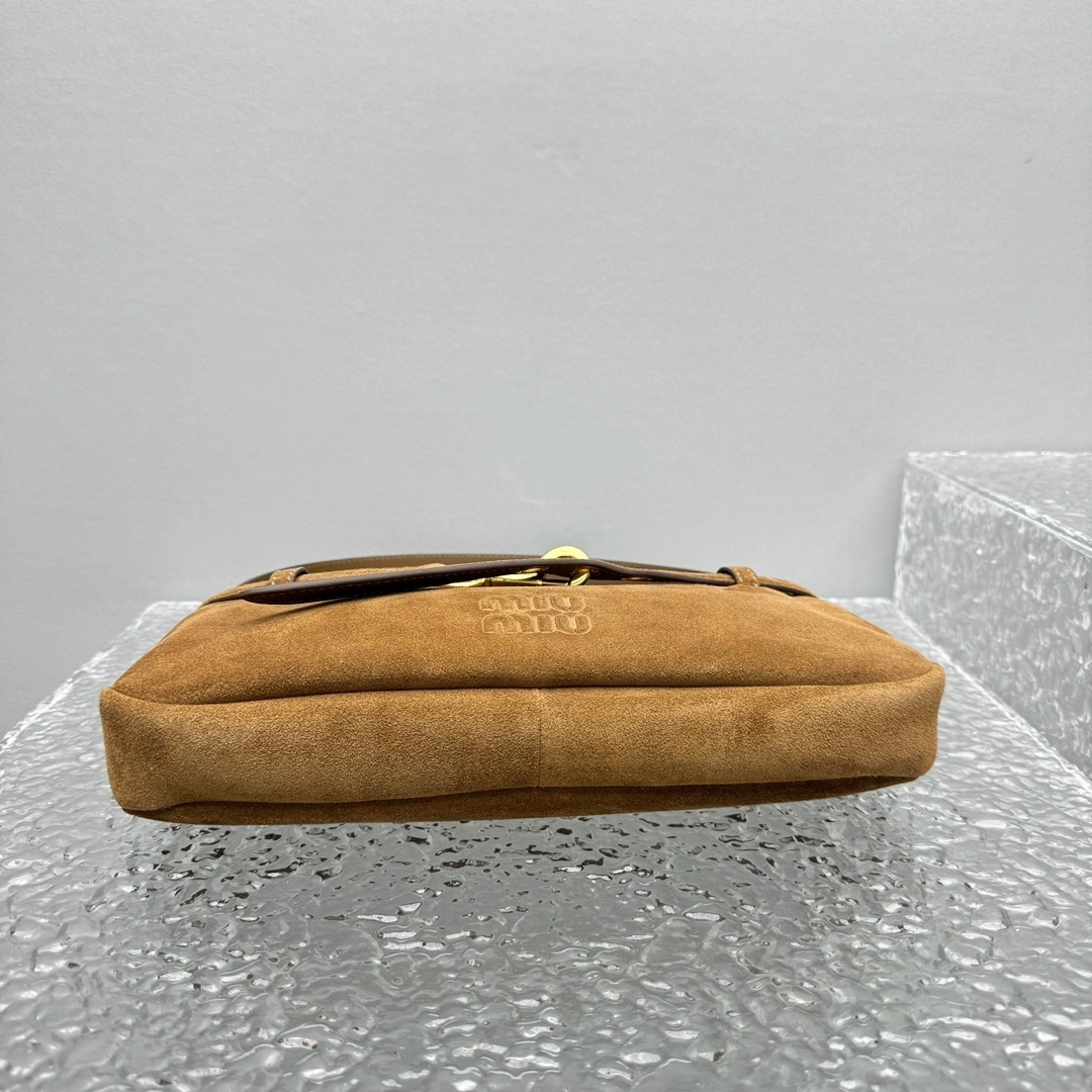MOMO- 7iu7iu 5BC182_2CSS_F0316_V_OOO high quality version Aventure 25ss item:E-B664G2019