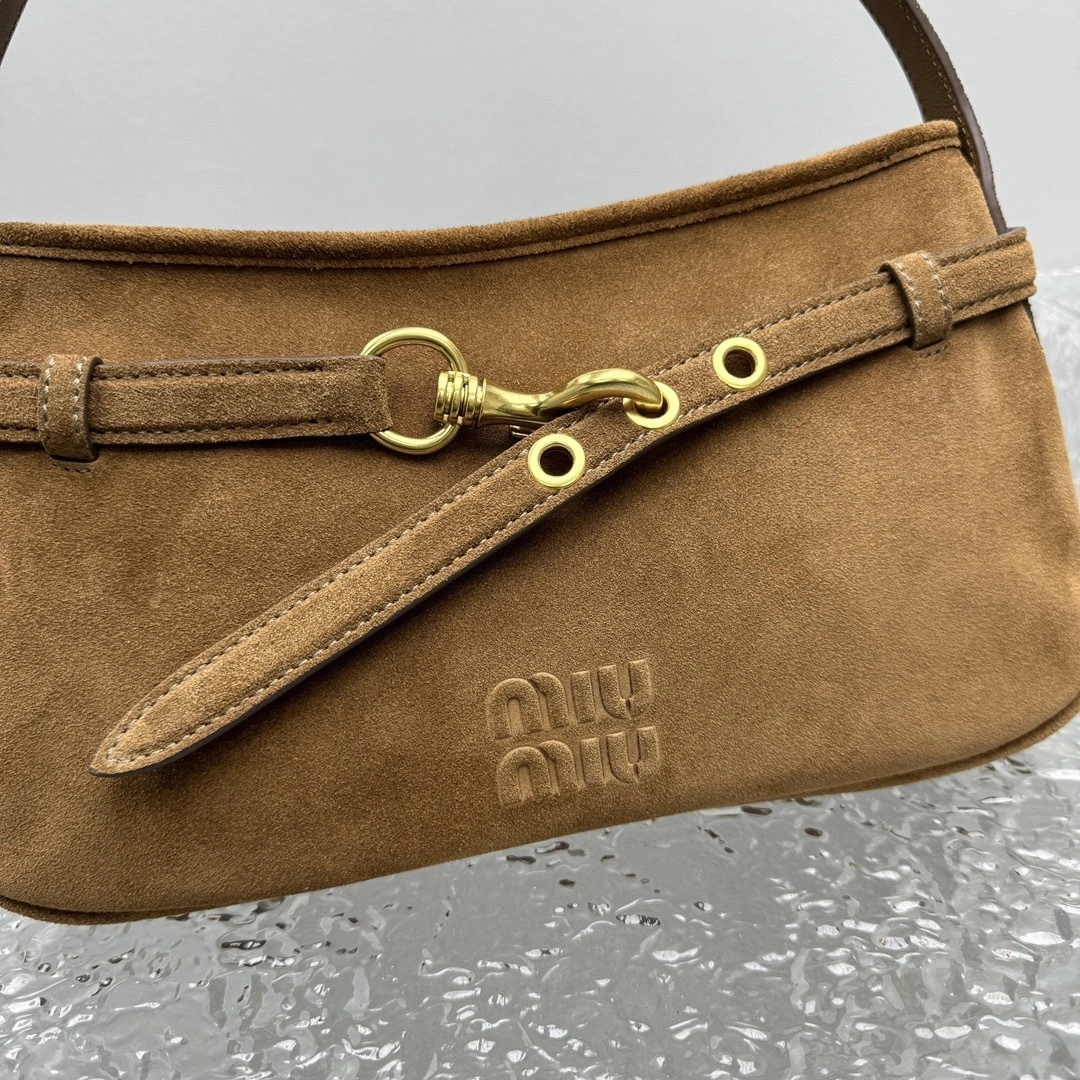 MOMO- 7iu7iu 5BC182_2CSS_F0316_V_OOO high quality version Aventure 25ss item:E-B664G2019