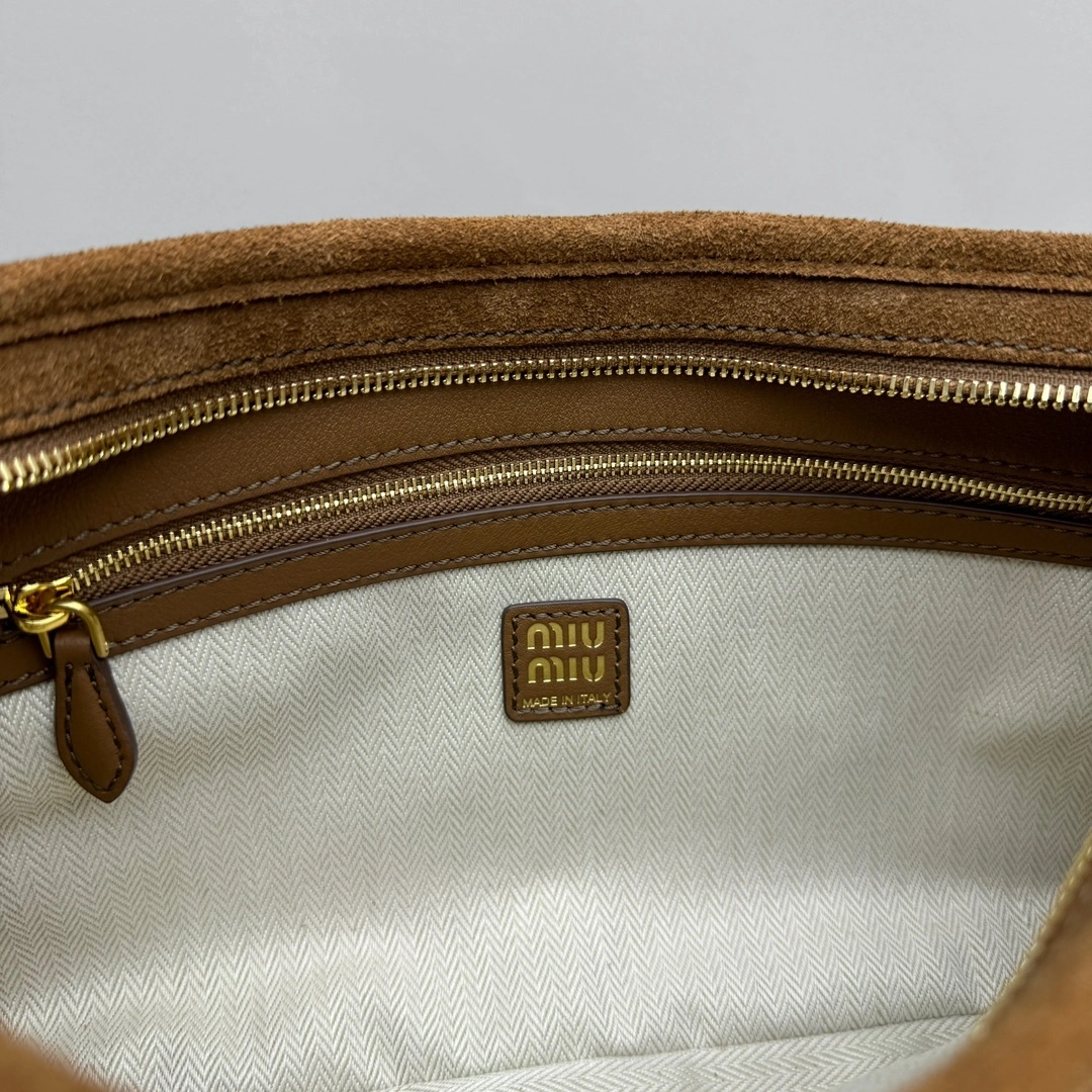 MOMO- 7iu7iu 5BC182_2CSS_F0316_V_OOO high quality version Aventure 25ss item:E-B664G2019