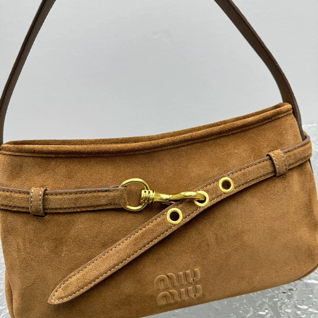 MOMO- 7iu7iu 5BC182_2CSS_F0316_V_OOO high quality version Aventure 25ss item:E-B664G2019