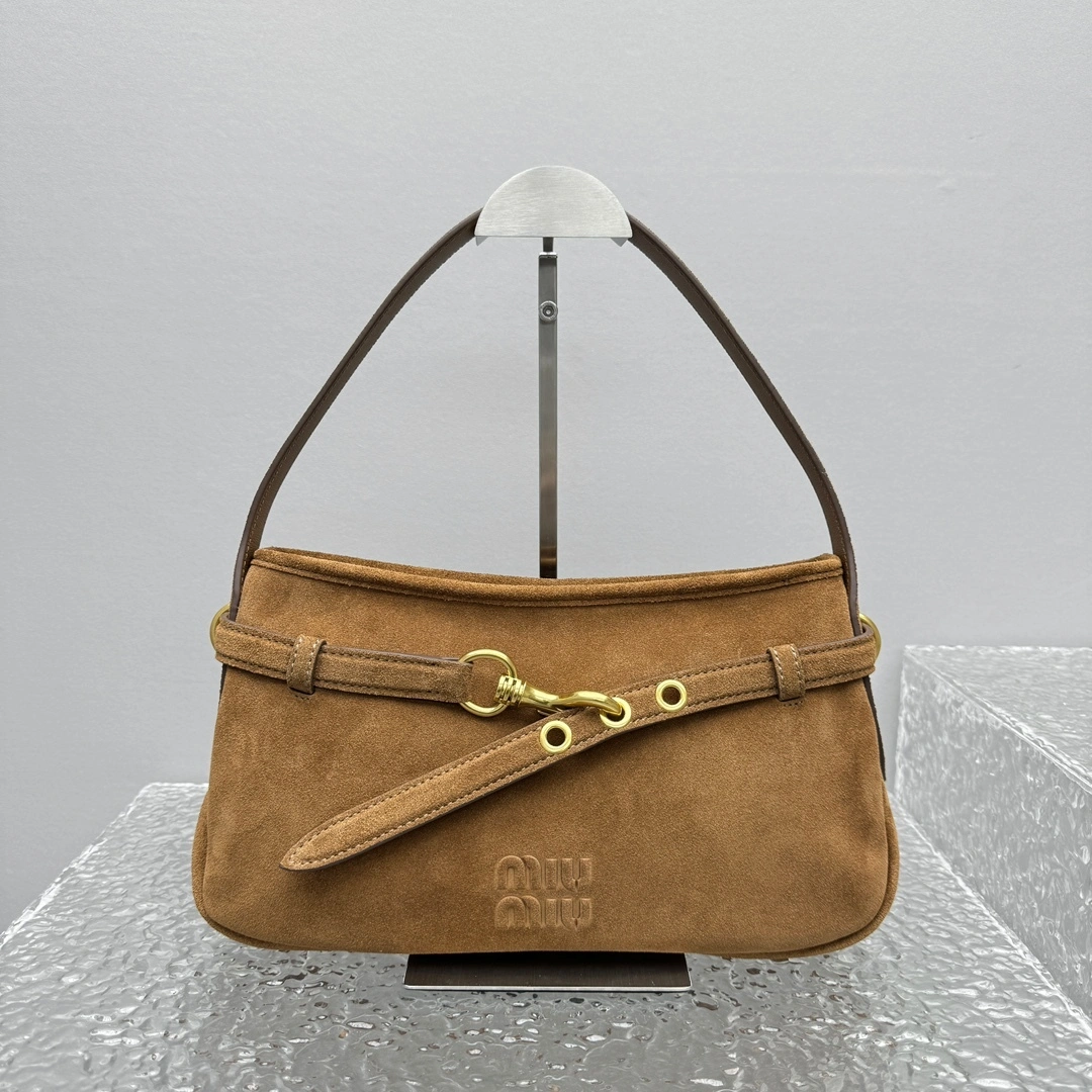 MOMO- 7iu7iu 5BC182_2CSS_F0316_V_OOO high quality version Aventure 25ss item:E-B664G2019