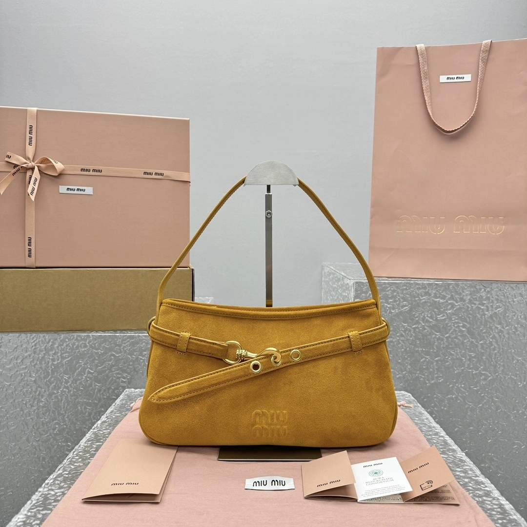 MOMO- 7iu7iu 5BC182_2CSS_F0R55_V_OOO high quality version Aventure 25ss item:E-B664G2021