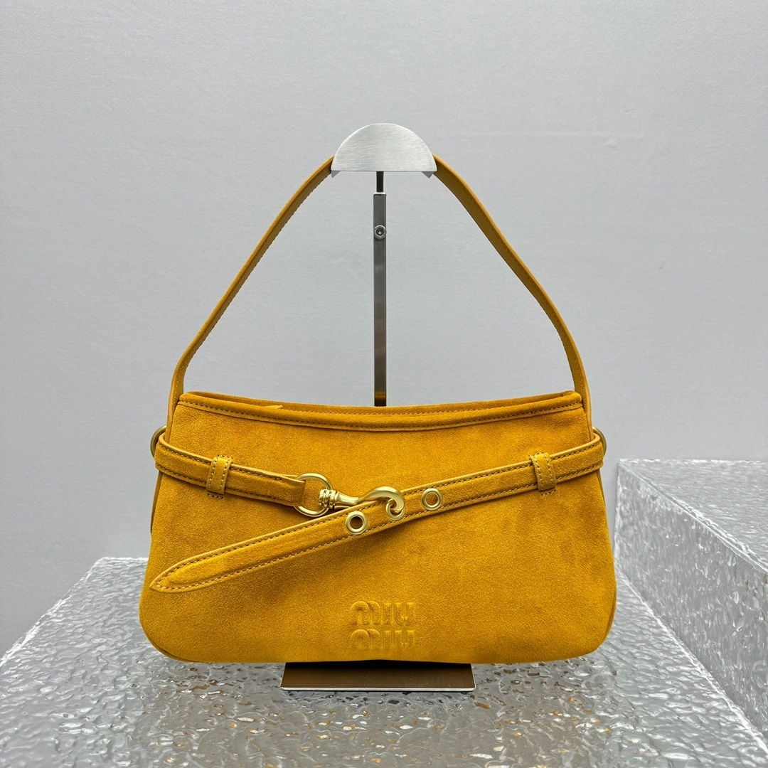 MOMO- 7iu7iu 5BC182_2CSS_F0R55_V_OOO high quality version Aventure 25ss item:E-B664G2021