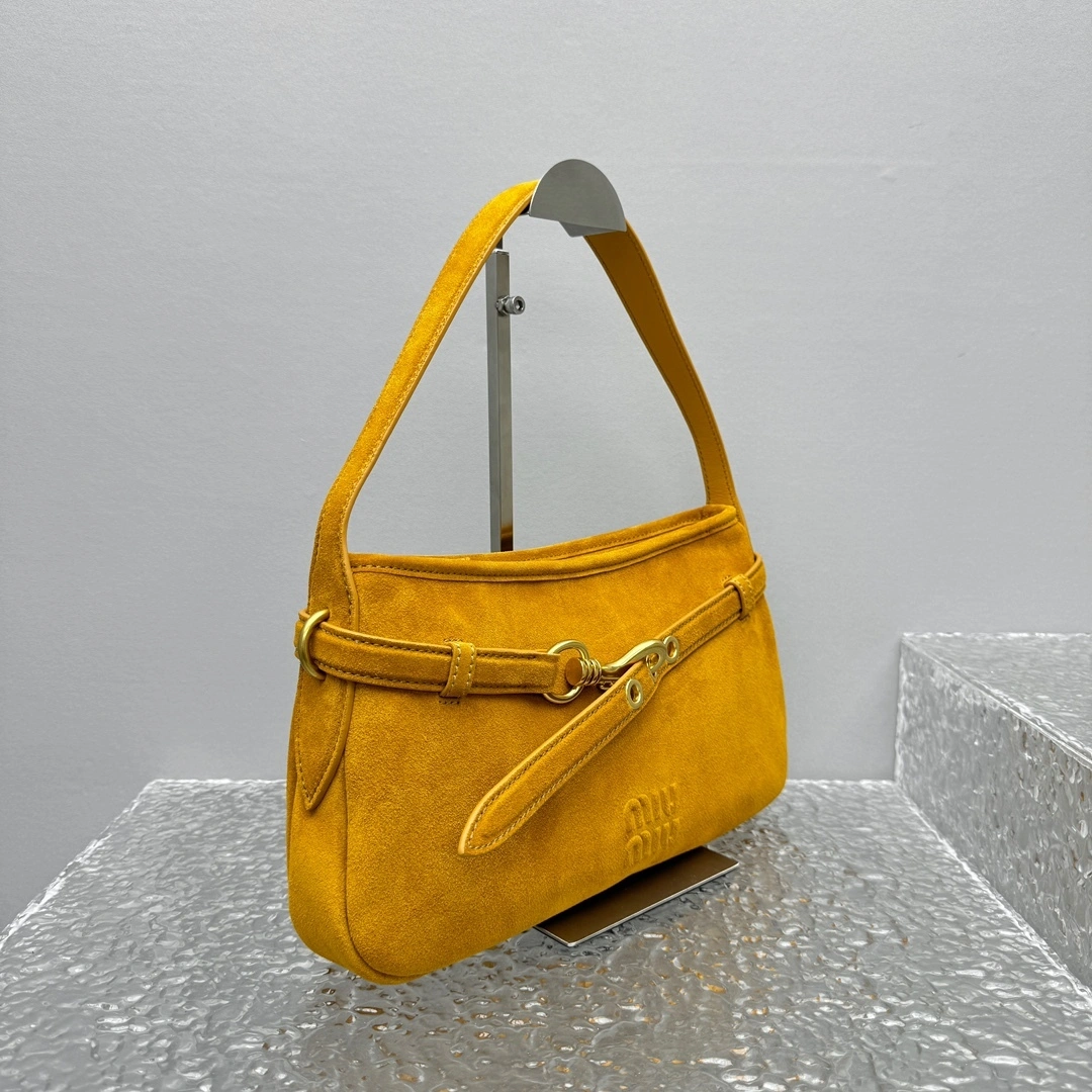 MOMO- 7iu7iu 5BC182_2CSS_F0R55_V_OOO high quality version Aventure 25ss item:E-B664G2021