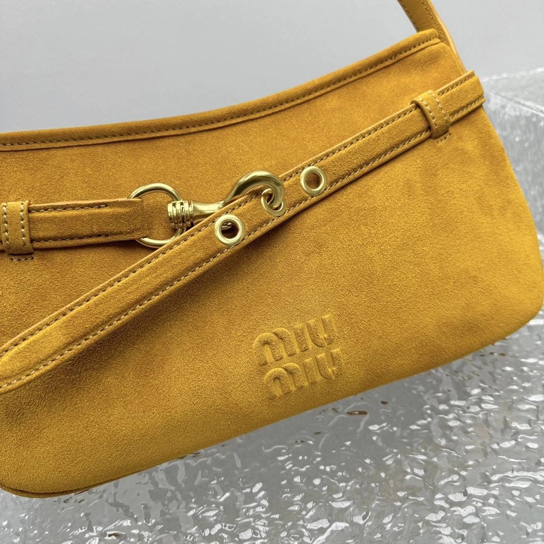 MOMO- 7iu7iu 5BC182_2CSS_F0R55_V_OOO high quality version Aventure 25ss item:E-B664G2021