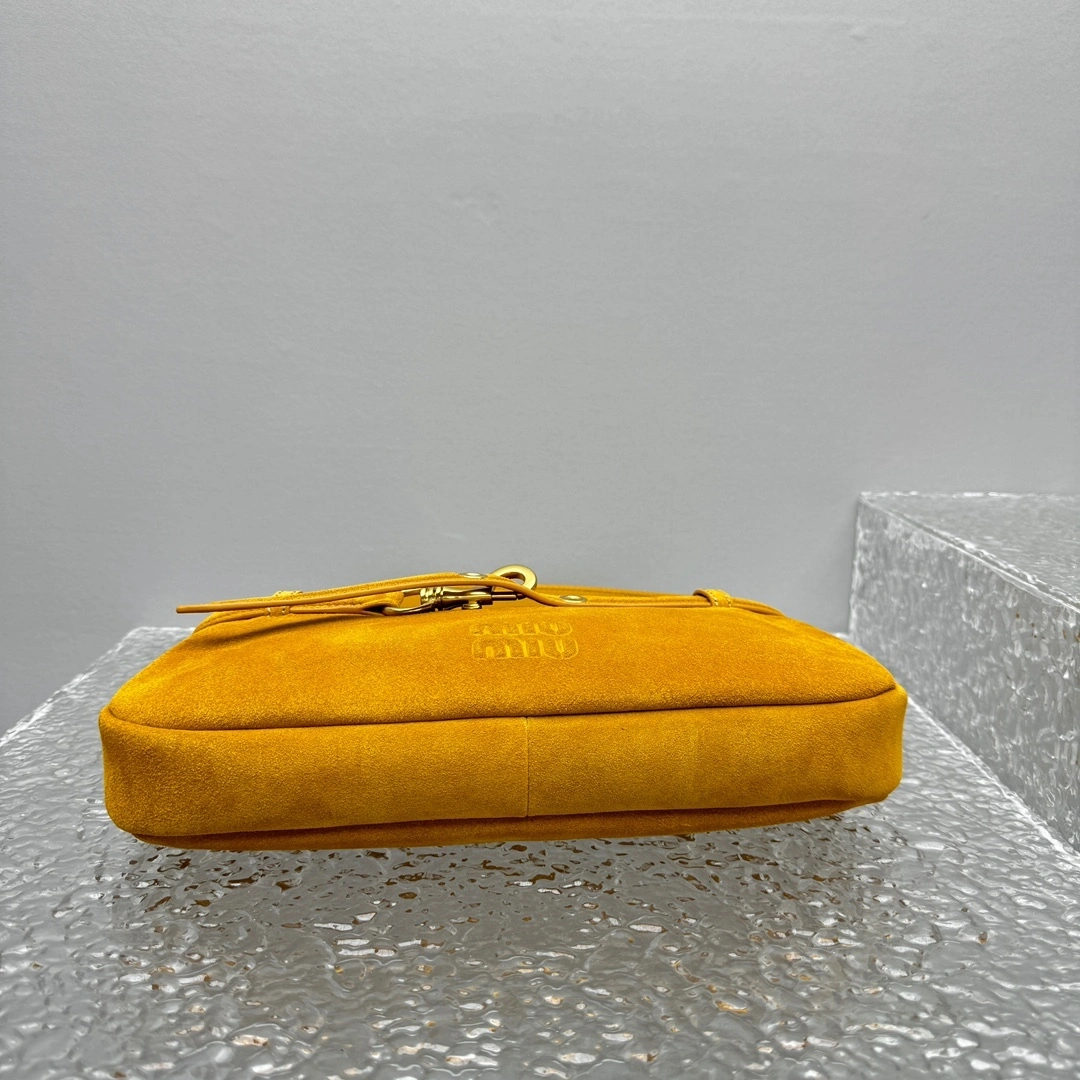 MOMO- 7iu7iu 5BC182_2CSS_F0R55_V_OOO high quality version Aventure 25ss item:E-B664G2021