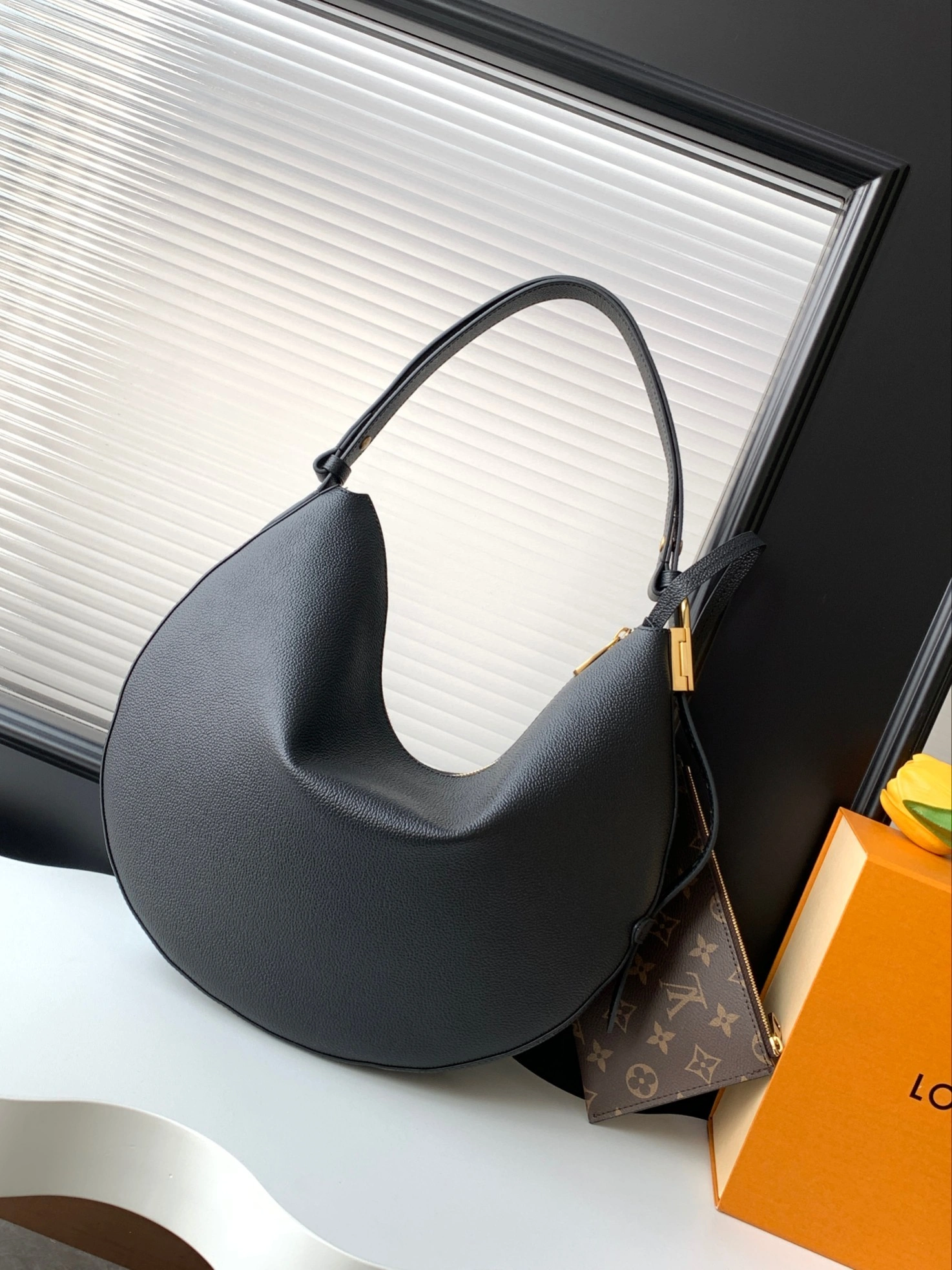 momo-- 8V M14417 cowhide high quality version item:E-B330F1794H