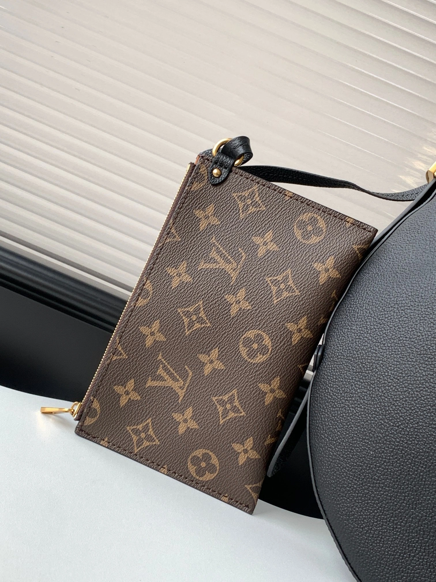 momo-- 8V M14417 cowhide high quality version item:E-B330F1794H