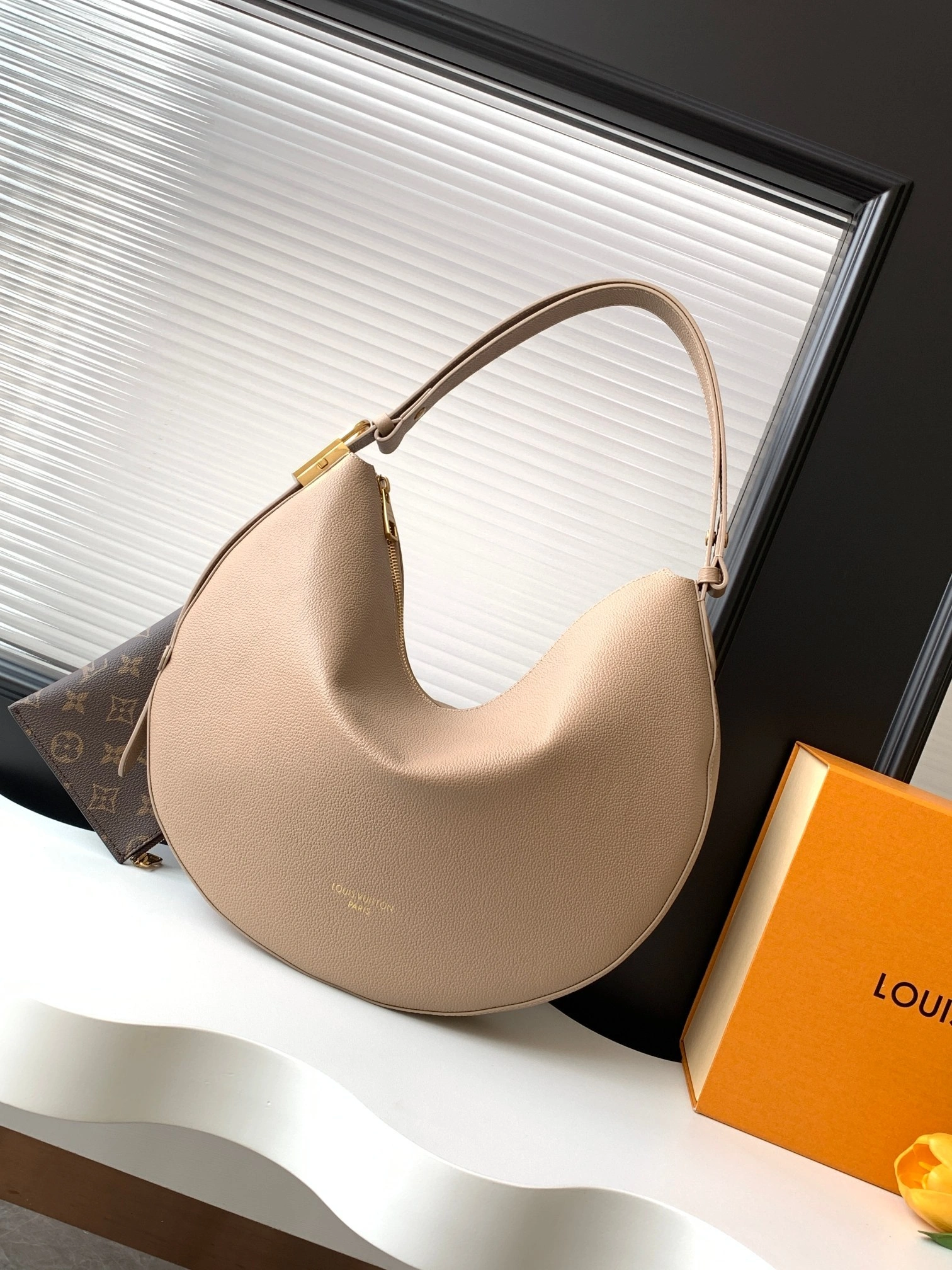 momo-- 8V M14635 cowhide high quality version item:E-B330F1793H