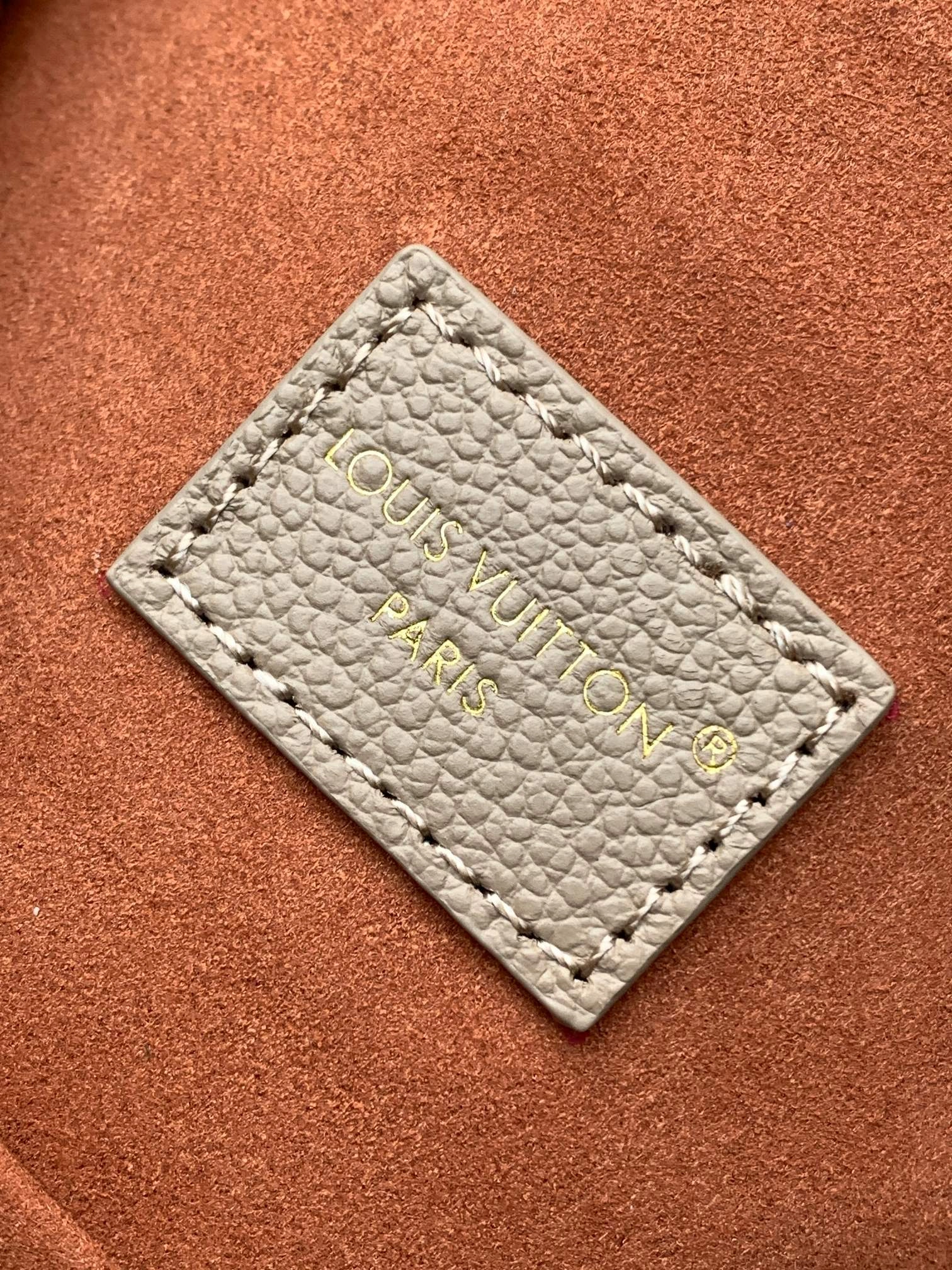 momo-- 8V M14635 cowhide high quality version item:E-B330F1793H