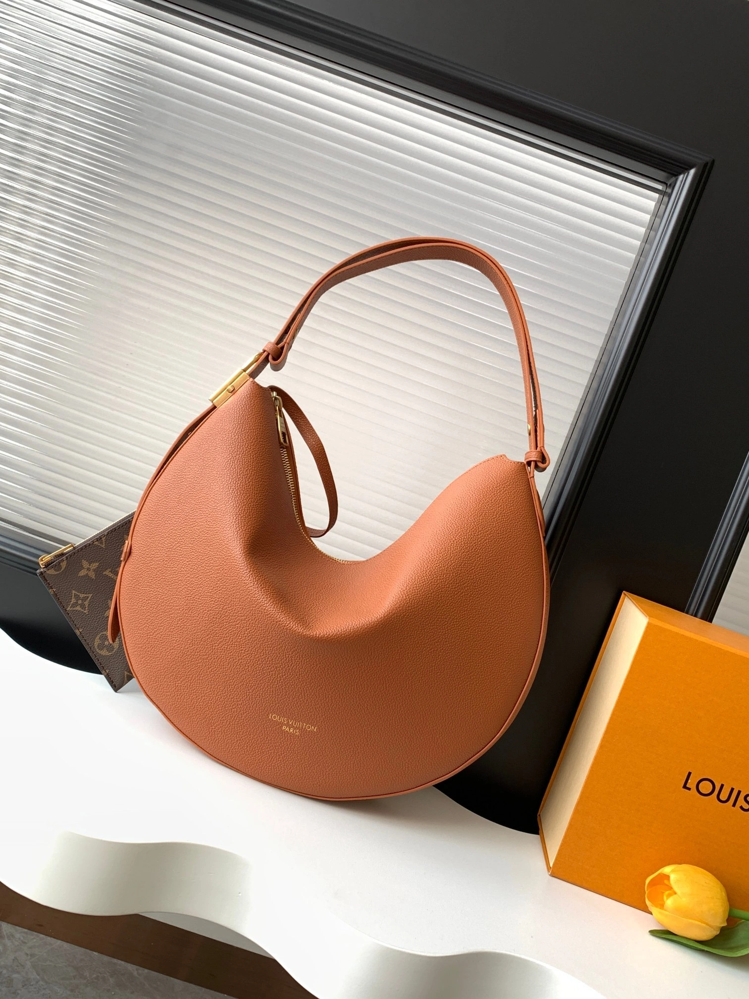 momo-- 8V M14642 cowhide high quality version item:E-B330F1792H