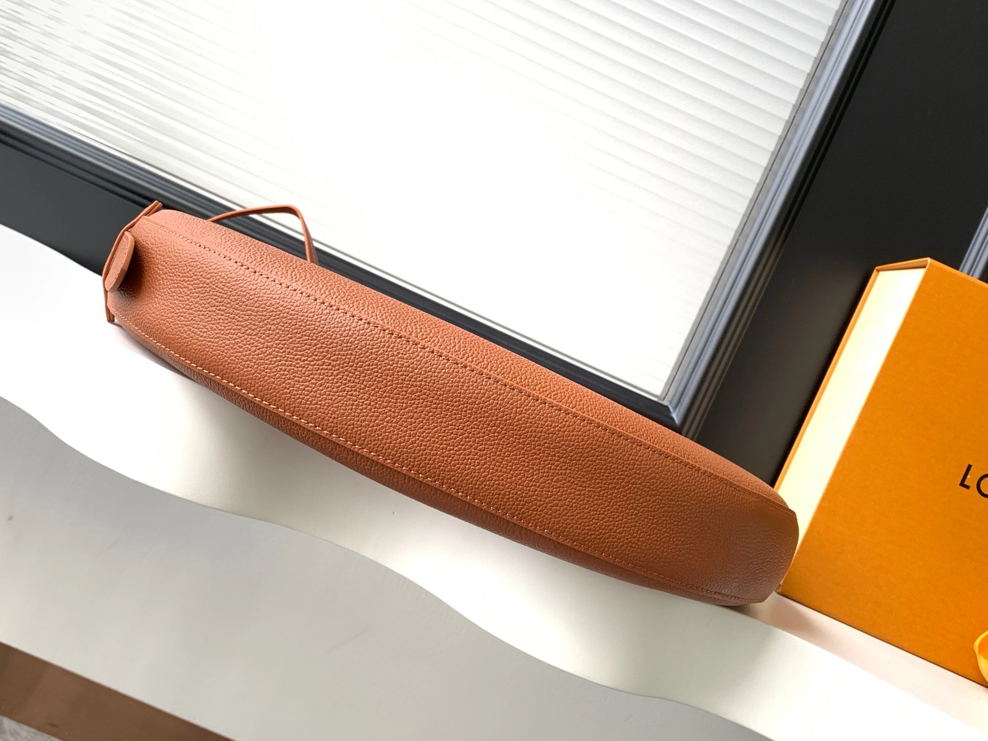 momo-- 8V M14642 cowhide high quality version item:E-B330F1792H