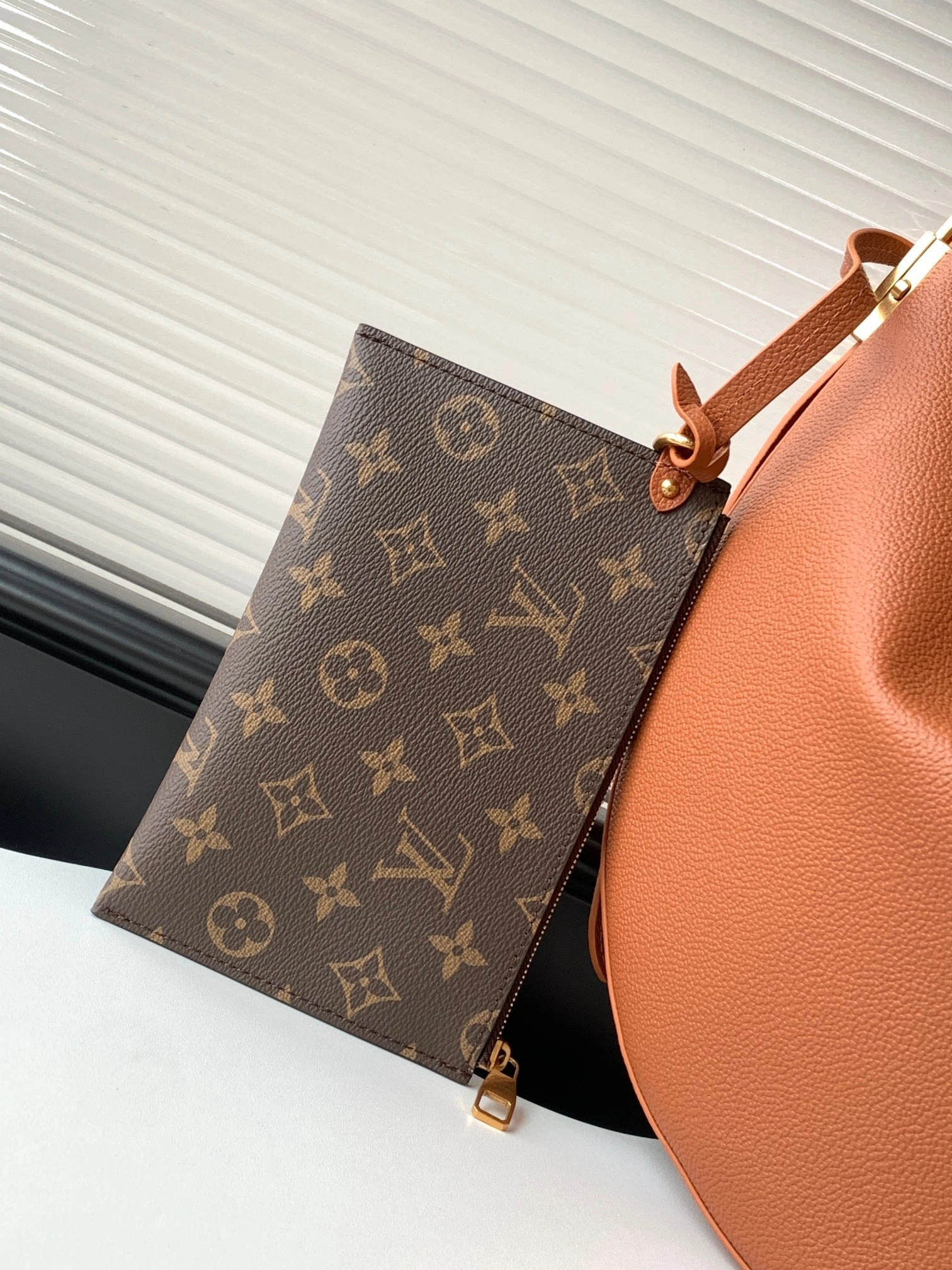 momo-- 8V M14642 cowhide high quality version item:E-B330F1792H