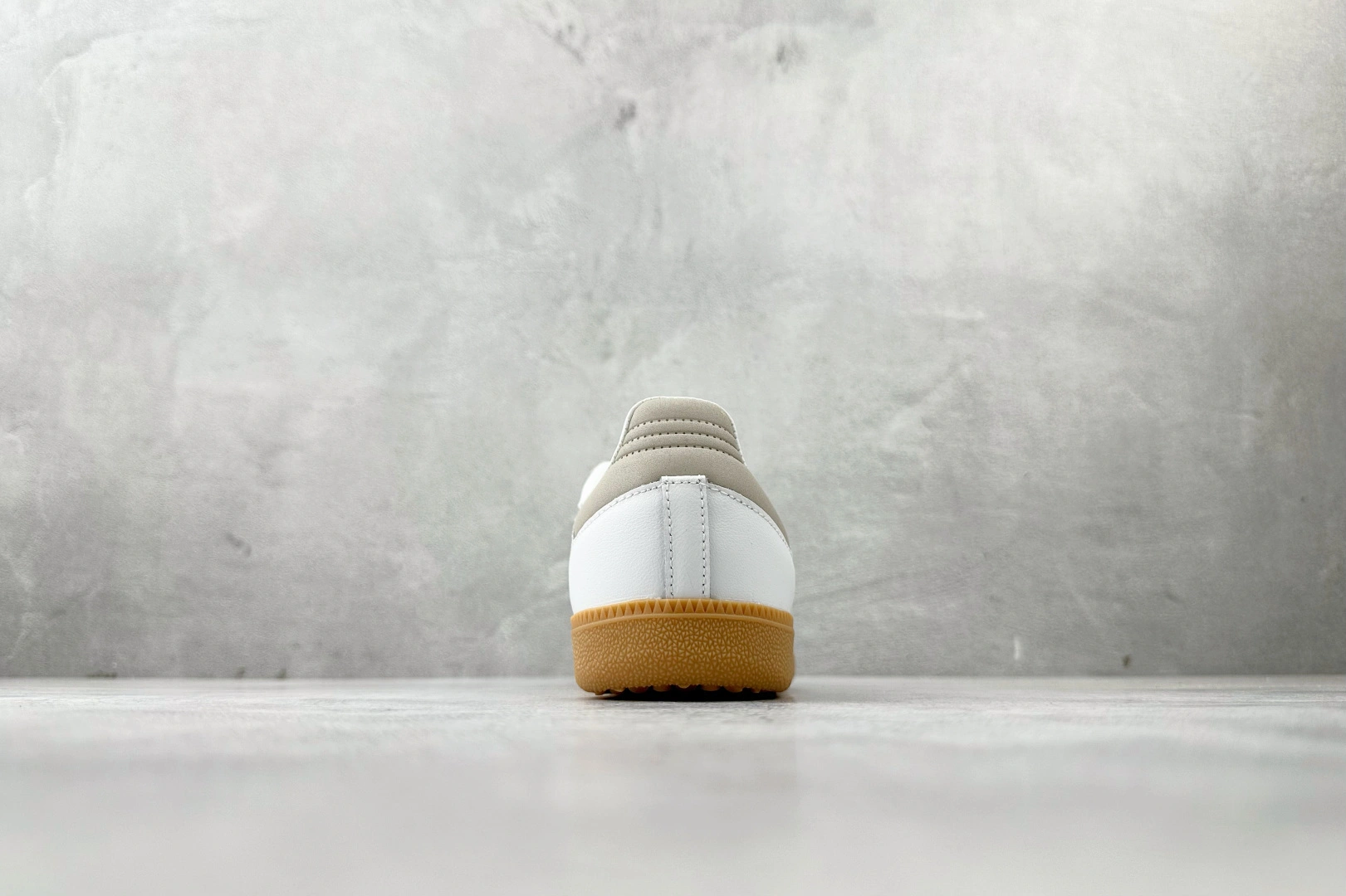 Flying pig--14i41s JI2725 originals SAMBA OG “White Silver Metallic” item: E-X000L2822B