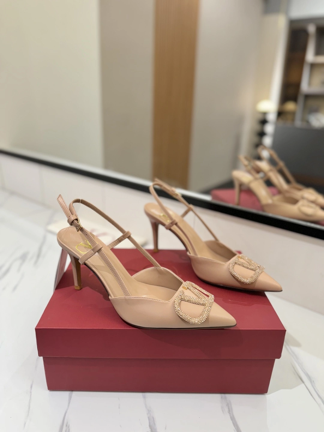 COCO-- V1859ti9o 3W2S0R01EST04W Heel height：8CM VLogo Signature cowhide goatskin item:E-X138C3014