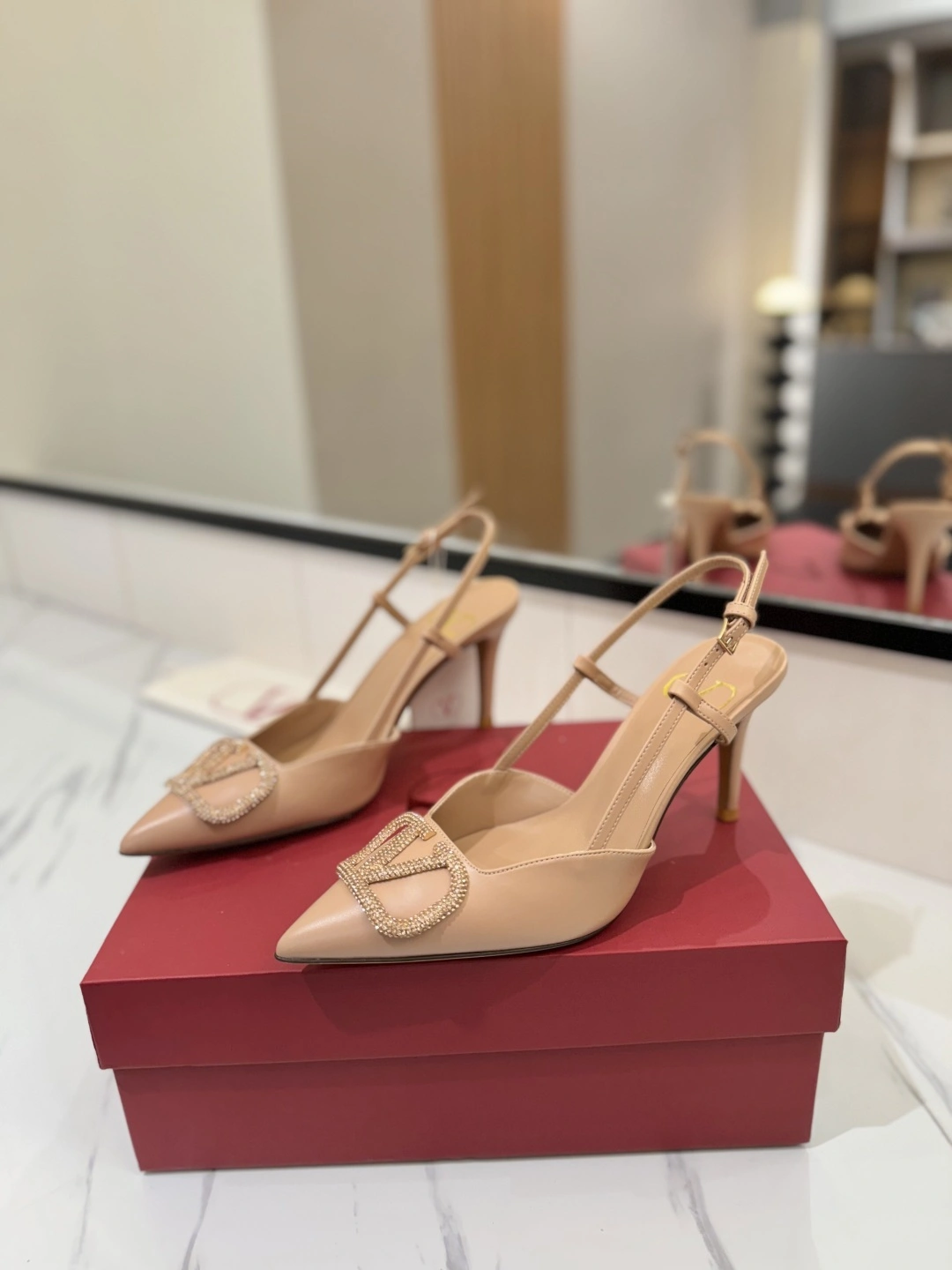 COCO-- V1859ti9o 3W2S0R01EST04W Heel height：8CM VLogo Signature cowhide goatskin item:E-X138C3014