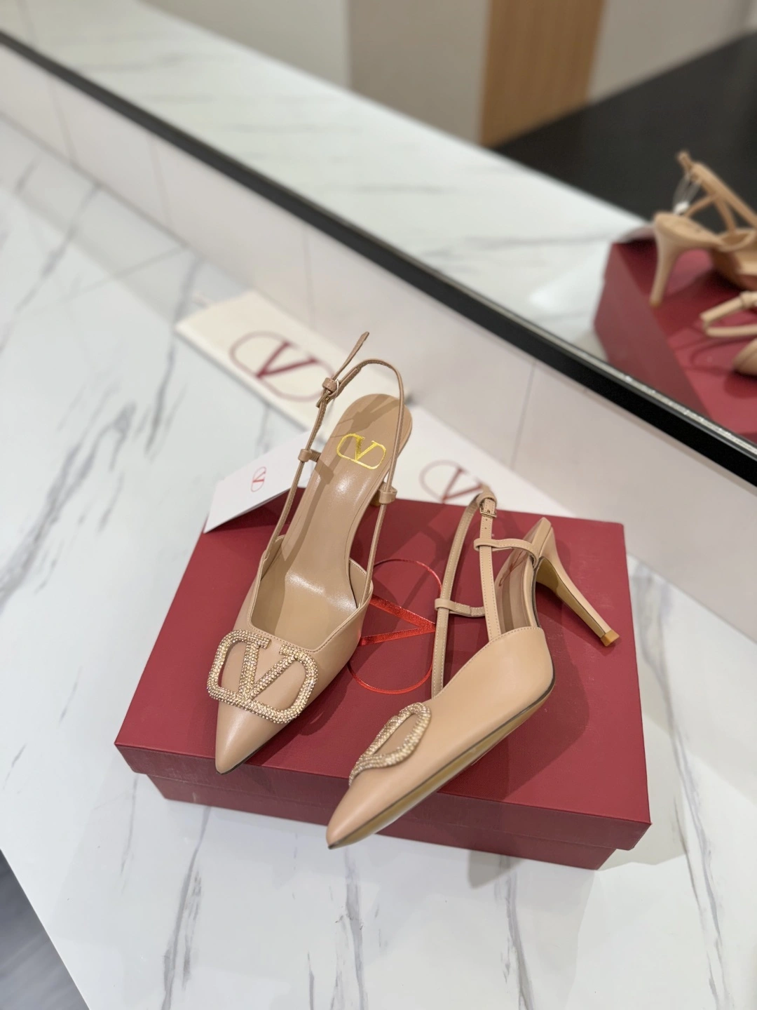 COCO-- V1859ti9o 3W2S0R01EST04W Heel height：8CM VLogo Signature cowhide goatskin item:E-X138C3014