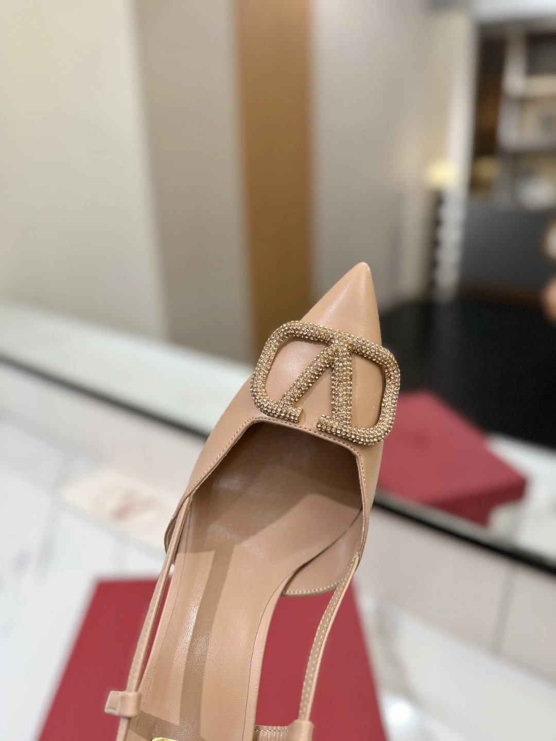 COCO-- V1859ti9o 3W2S0R01EST04W Heel height：8CM VLogo Signature cowhide goatskin item:E-X138C3014