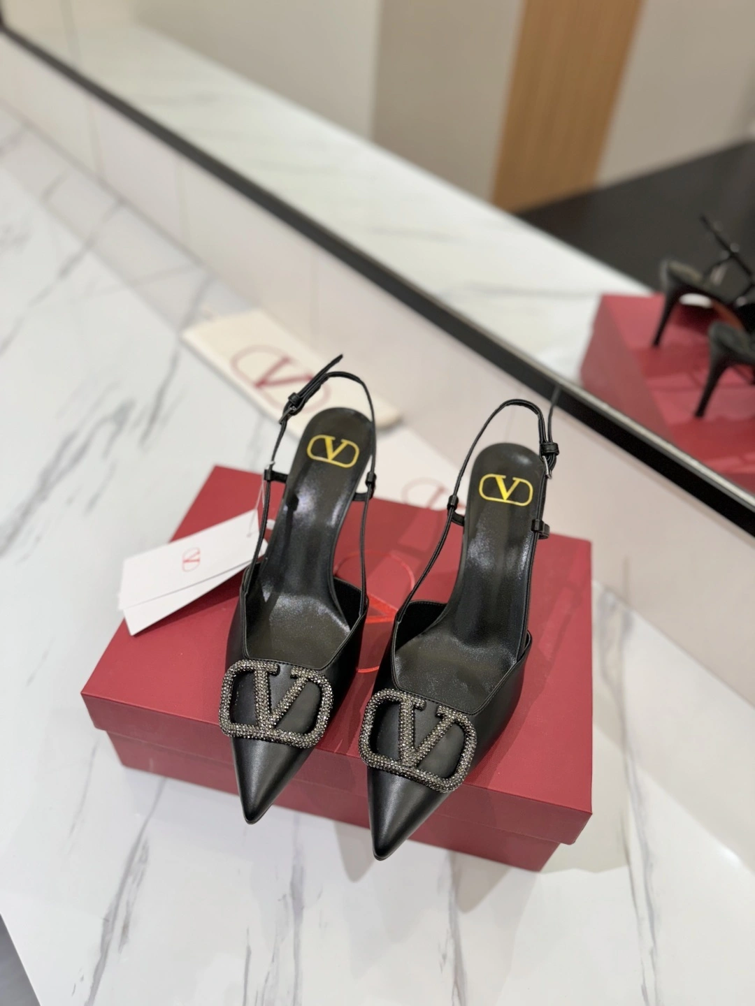 COCO-- V1859ti9o 3W2S0R01EST249 Heel height：8CM VLogo Signature cowhide goatskin item:E-X138C3013