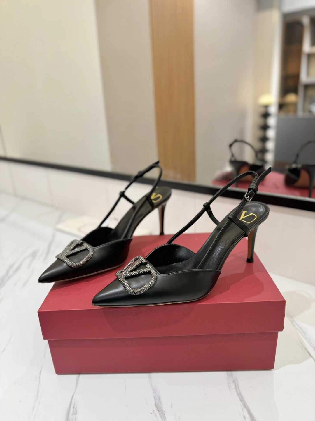 COCO-- V1859ti9o 3W2S0R01EST249 Heel height：8CM VLogo Signature cowhide goatskin item:E-X138C3013