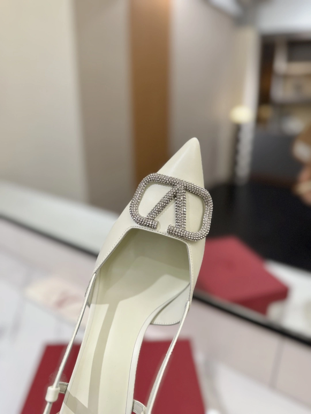 COCO-- V1859ti9o 3W2S0R01ESTIA5 Heel height：8CM VLogo Signature cowhide goatskin item:E-X138C3012