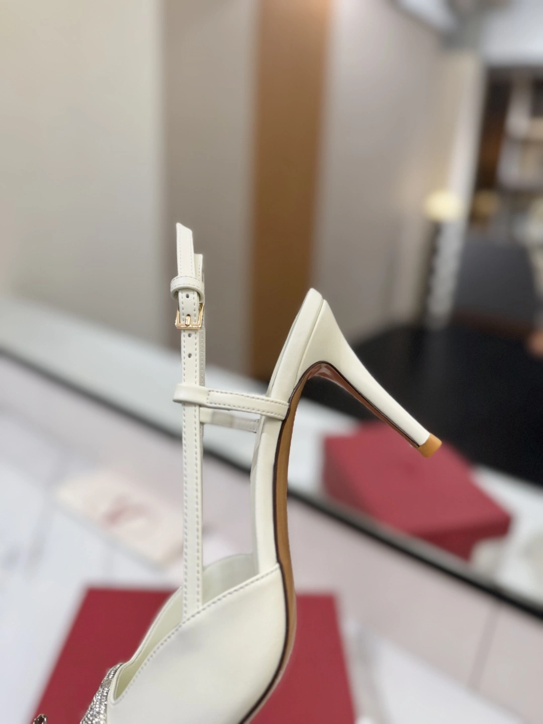 COCO-- V1859ti9o 3W2S0R01ESTIA5 Heel height：8CM VLogo Signature cowhide goatskin item:E-X138C3012