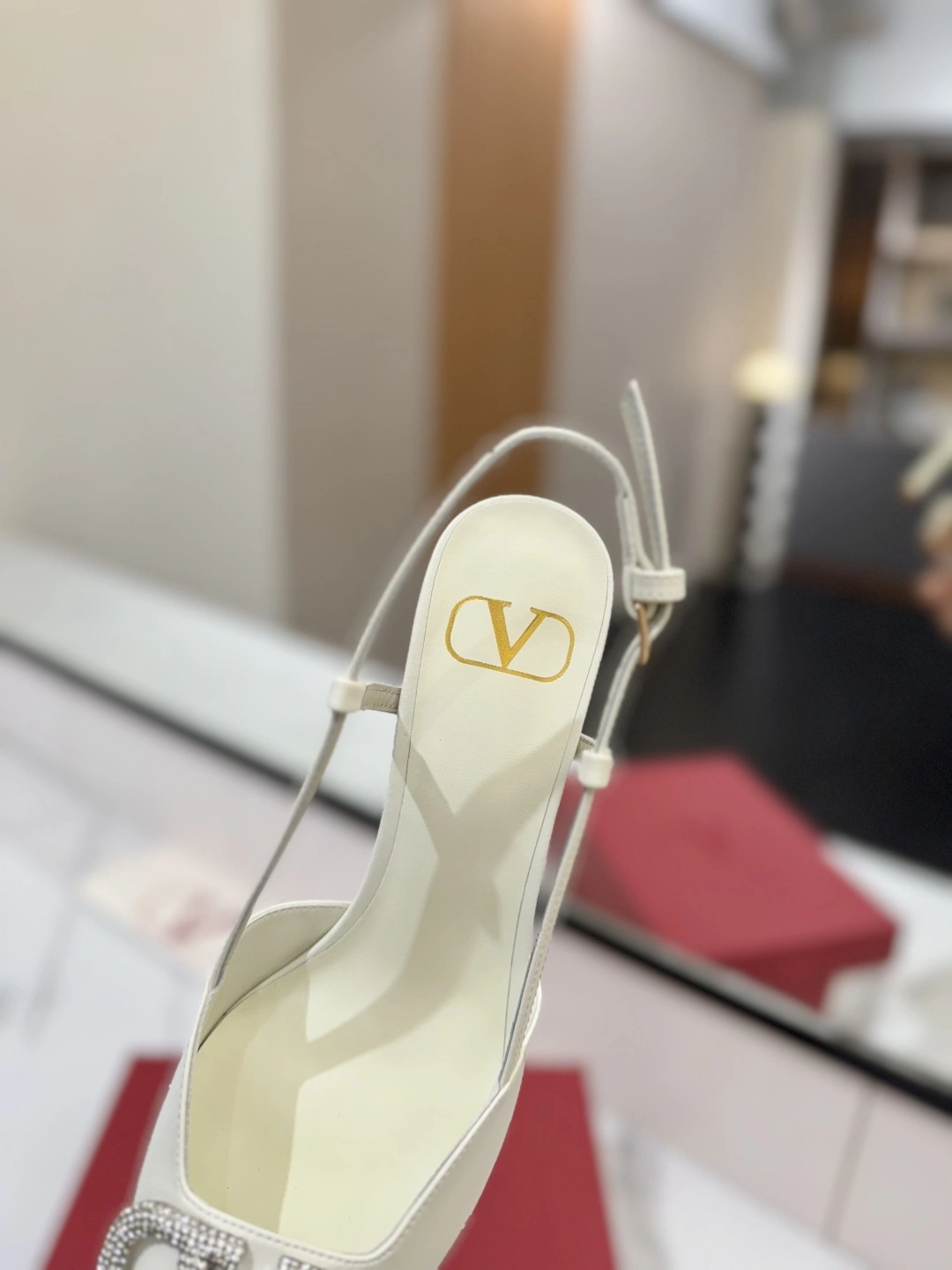 COCO-- V1859ti9o 3W2S0R01ESTIA5 Heel height：8CM VLogo Signature cowhide goatskin item:E-X138C3012