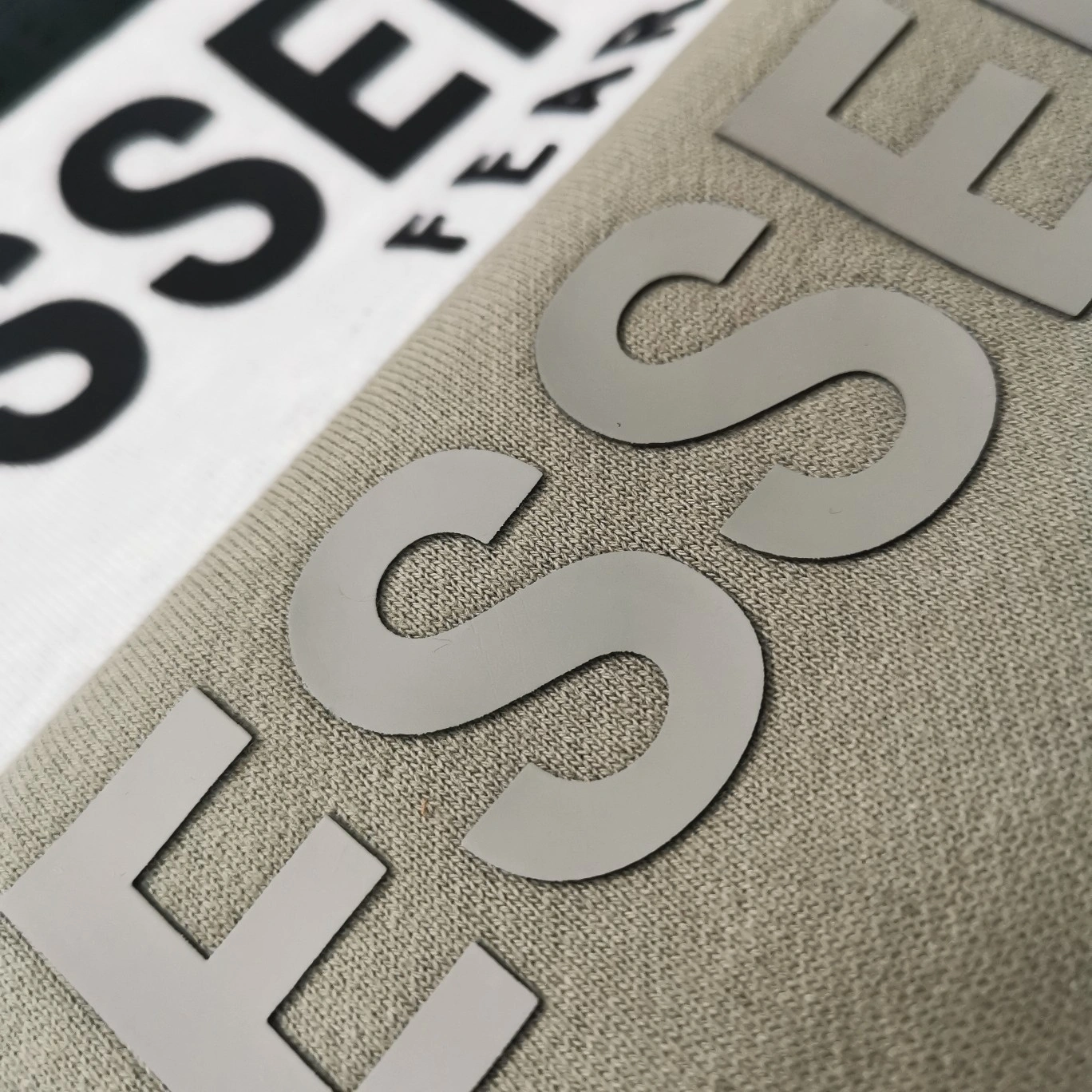 oversized item:C-F477D2049