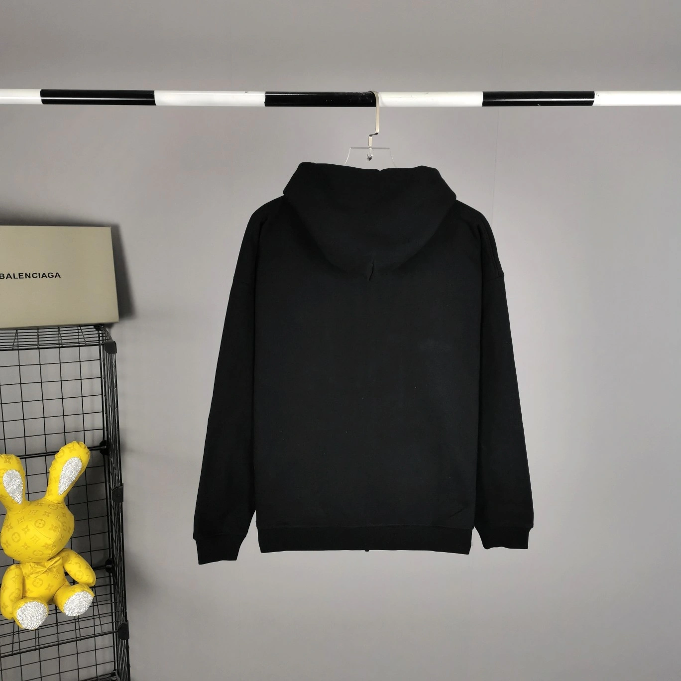 &oversized item:C-F477D2052