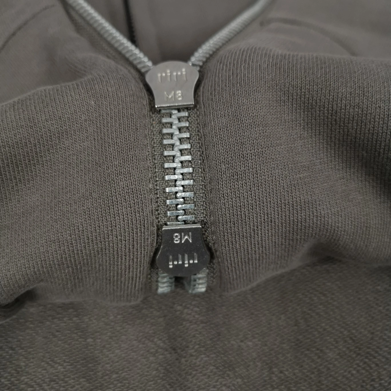 oversized item:C-F477D2053