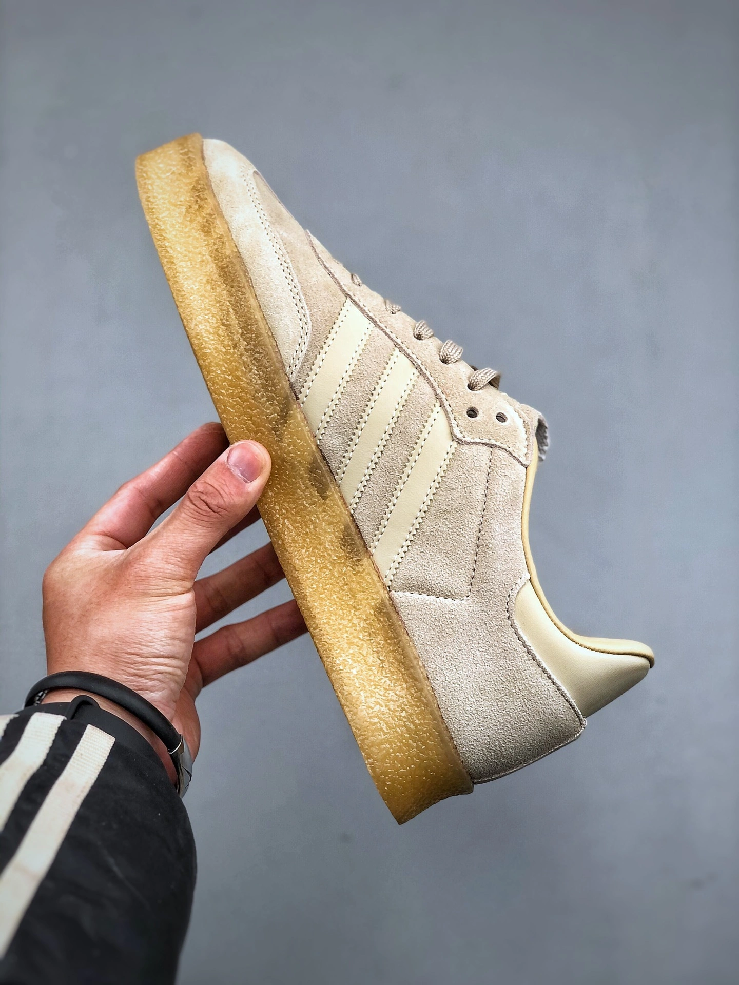 Flying pig-- 14i41s ID7298 KITH x Clarks x Originals 8th Street Samba item: E-X000L2402B