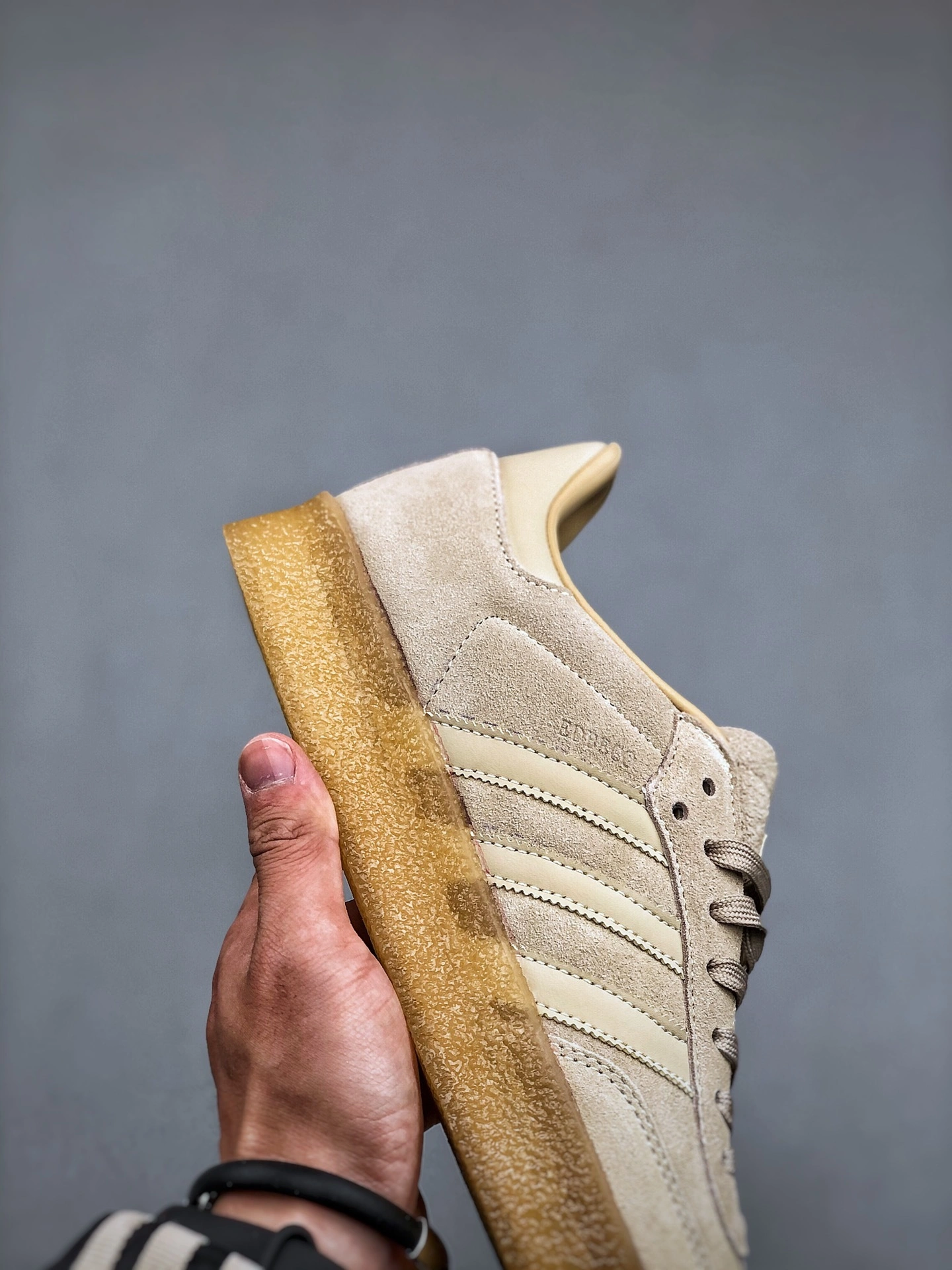 Flying pig-- 14i41s ID7298 KITH x Clarks x Originals 8th Street Samba item: E-X000L2402B